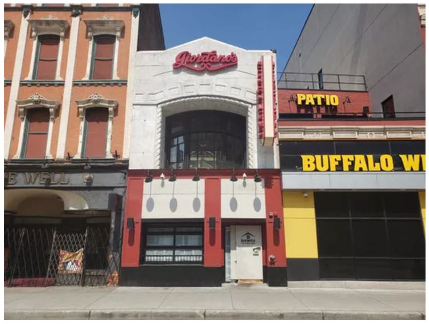 Chicago-style pizza restaurant Giordano's shutters downtown Detroit location