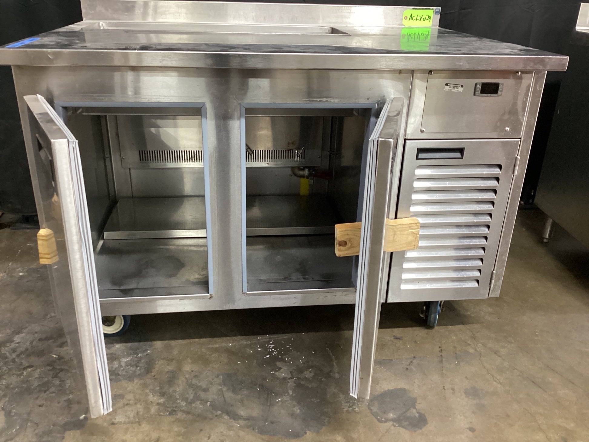 Wasserstrom C/C F781-01-27 Refrigerated Pizza Prep Table