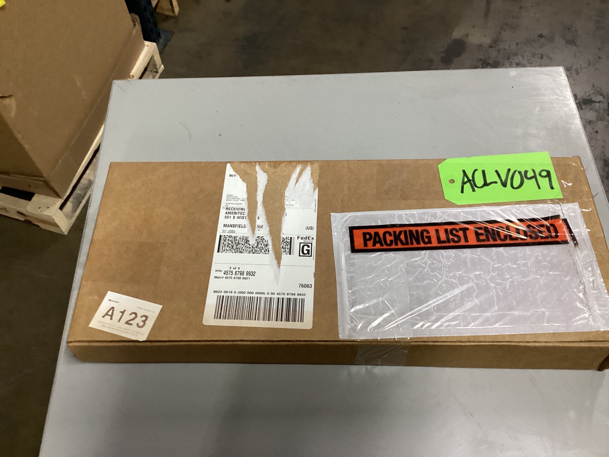 Metro 1WD18S S/S Single 18" Wall Mount Shelf Support