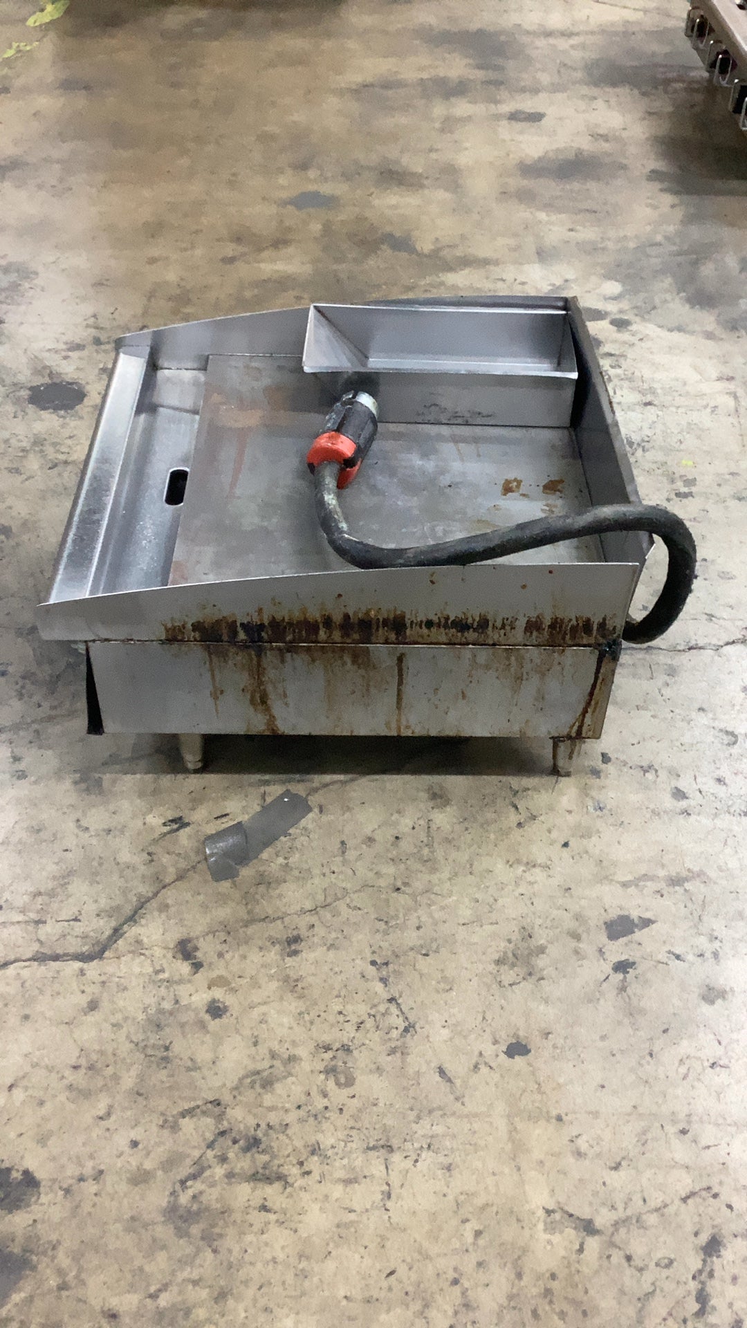 STAR 524TGF-PE50 Electric Griddle W/ 2 Control Knobs And Grease Trap