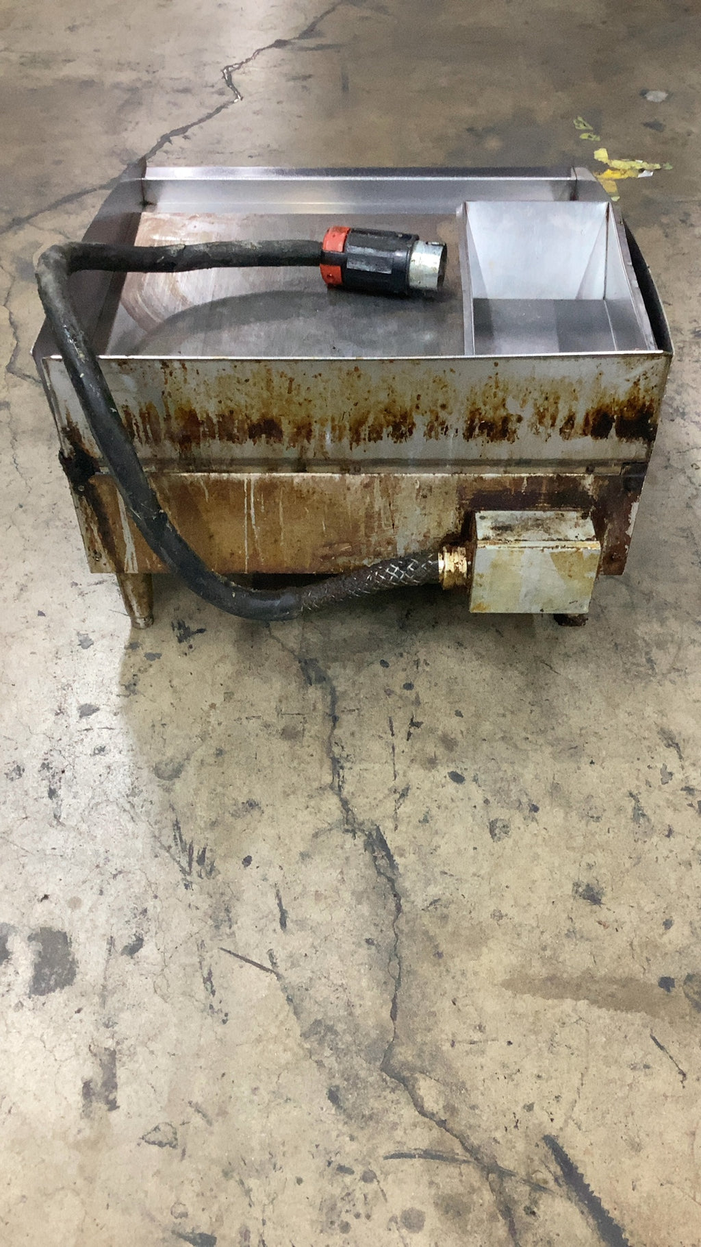 STAR 524TGF-PE50 Electric Griddle W/ 2 Control Knobs And Grease Trap