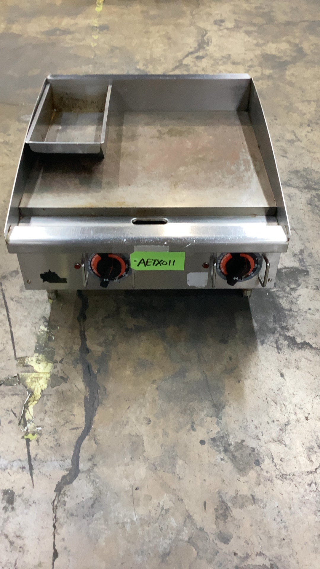 STAR 8G-524TGF-PE50 Electric Griddle W/ 2 Control Knobs