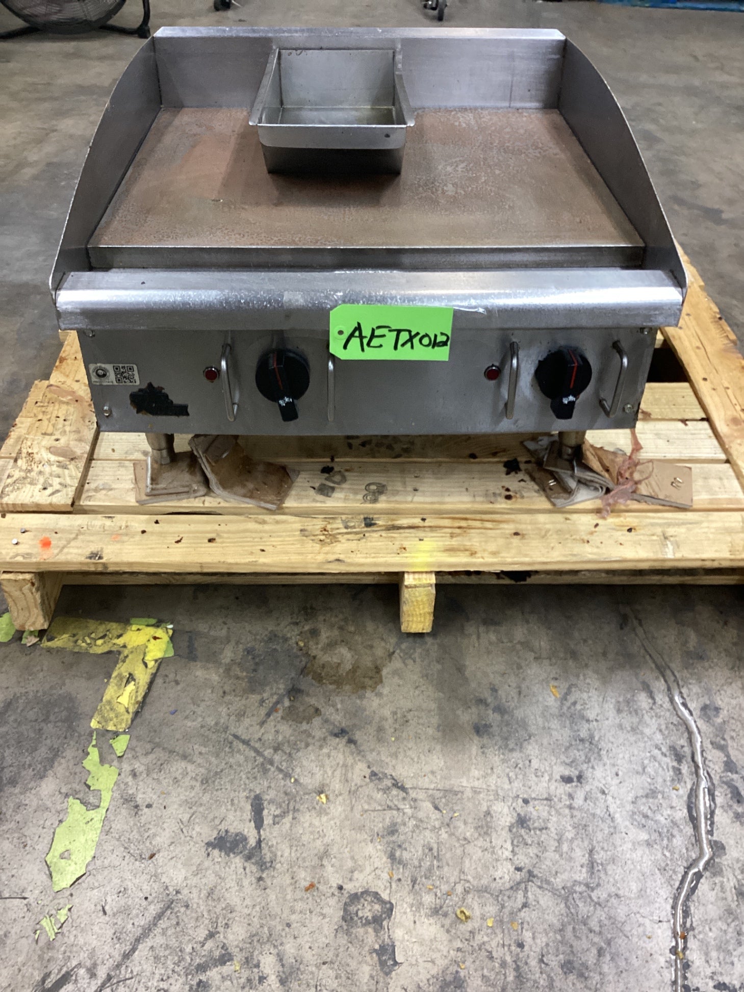 STAR 524TGF-PE50 Electric Griddle W/ 2 Control Knobs And Grease Trap