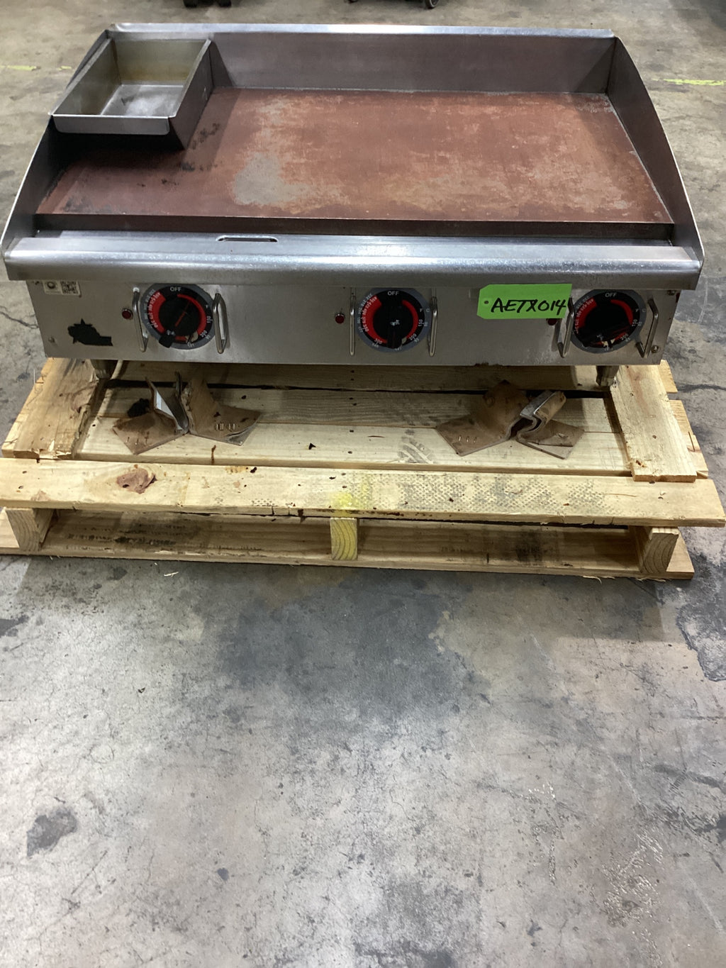 Star 536TGF-PE Electric Griddle, Countertop 3 Controls Stainless Steel