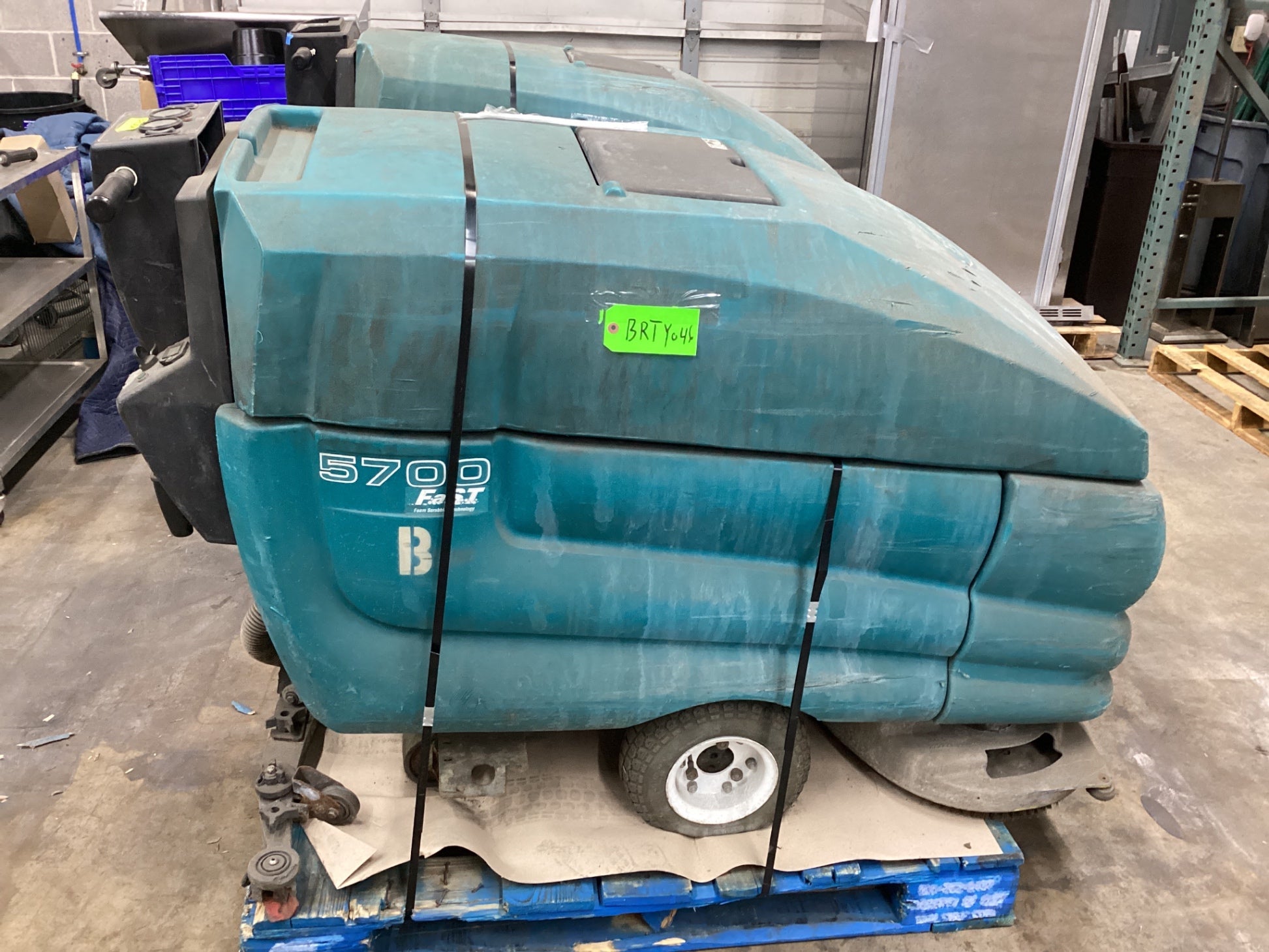 Tennant 5700 Walk-Behind Scrubber