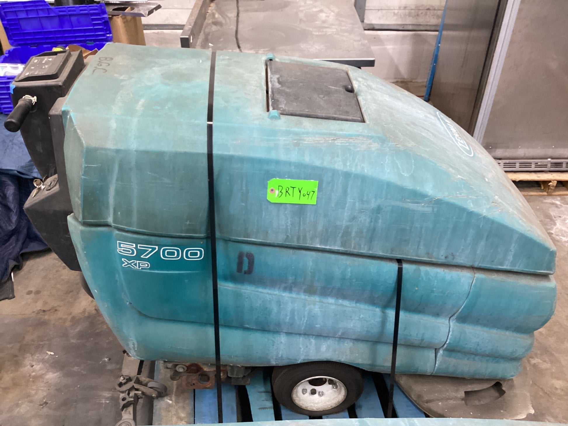 Tennant 5700 XP Walk-Behind Scrubber