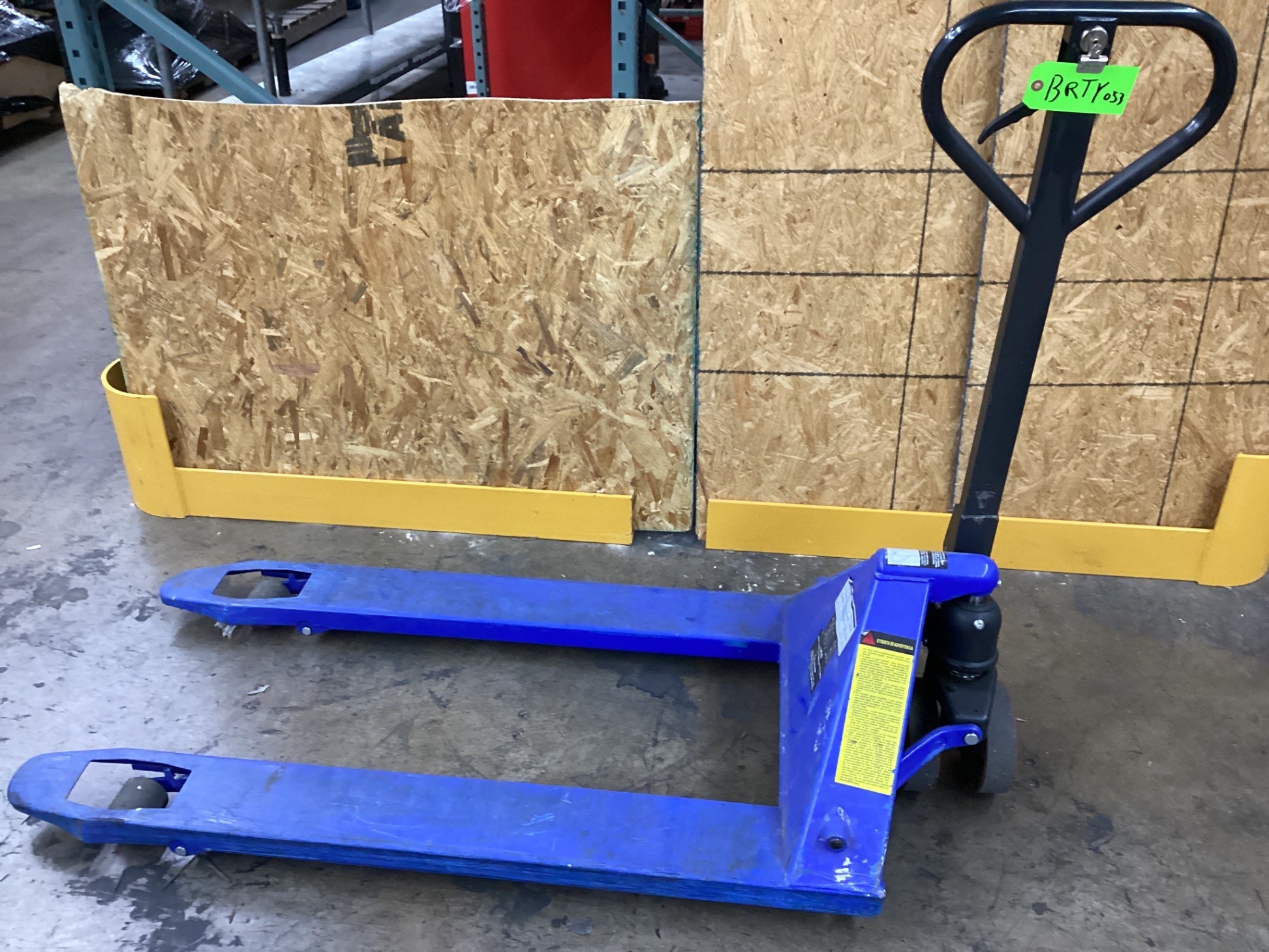 Grainger 12U124 Hand Hydraulic Pallet Truck 3800 LBS Capacity