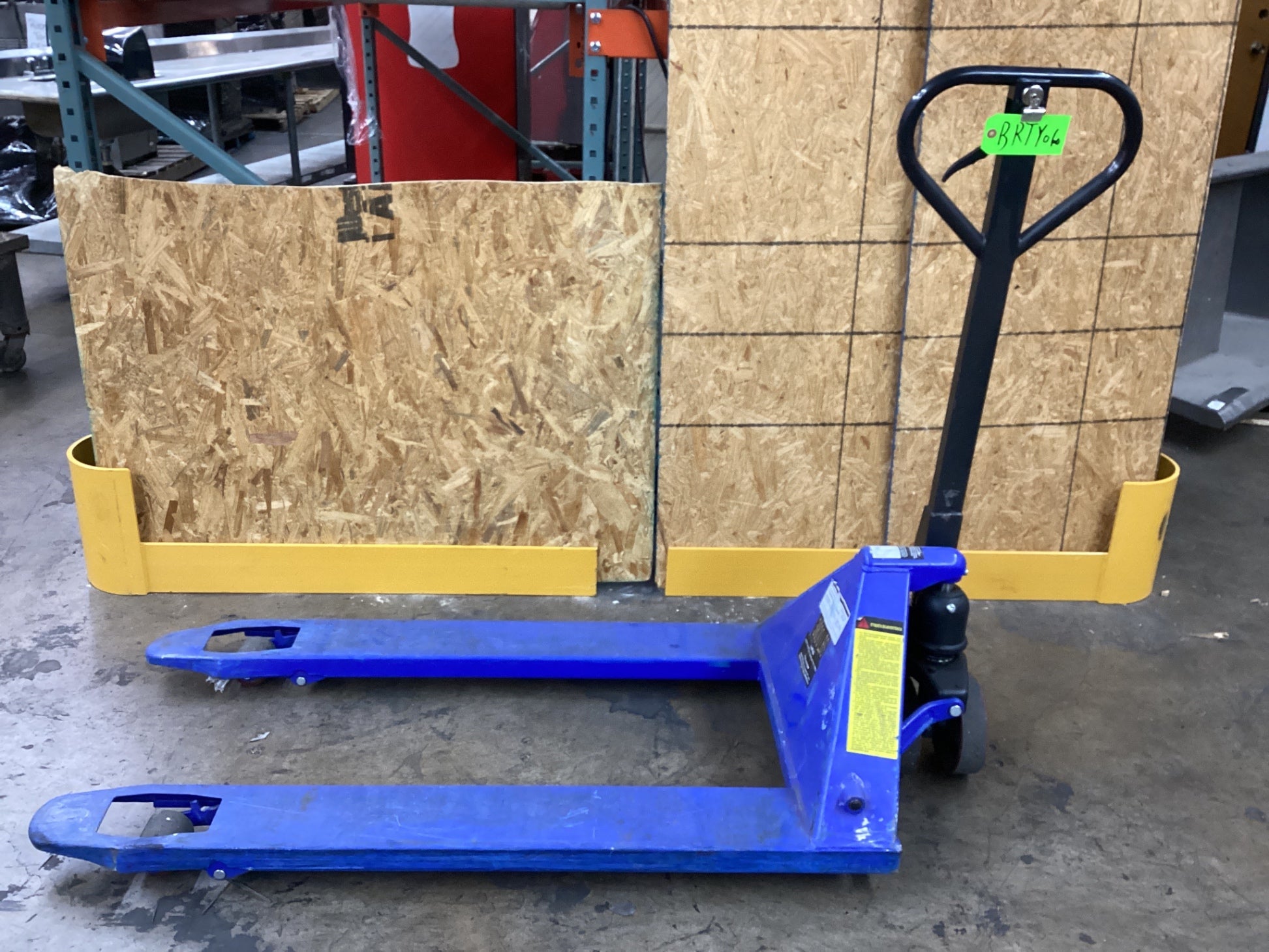Grainger 12U124 Hand Hydraulic Pallet Truck 3800 LBS Capacity