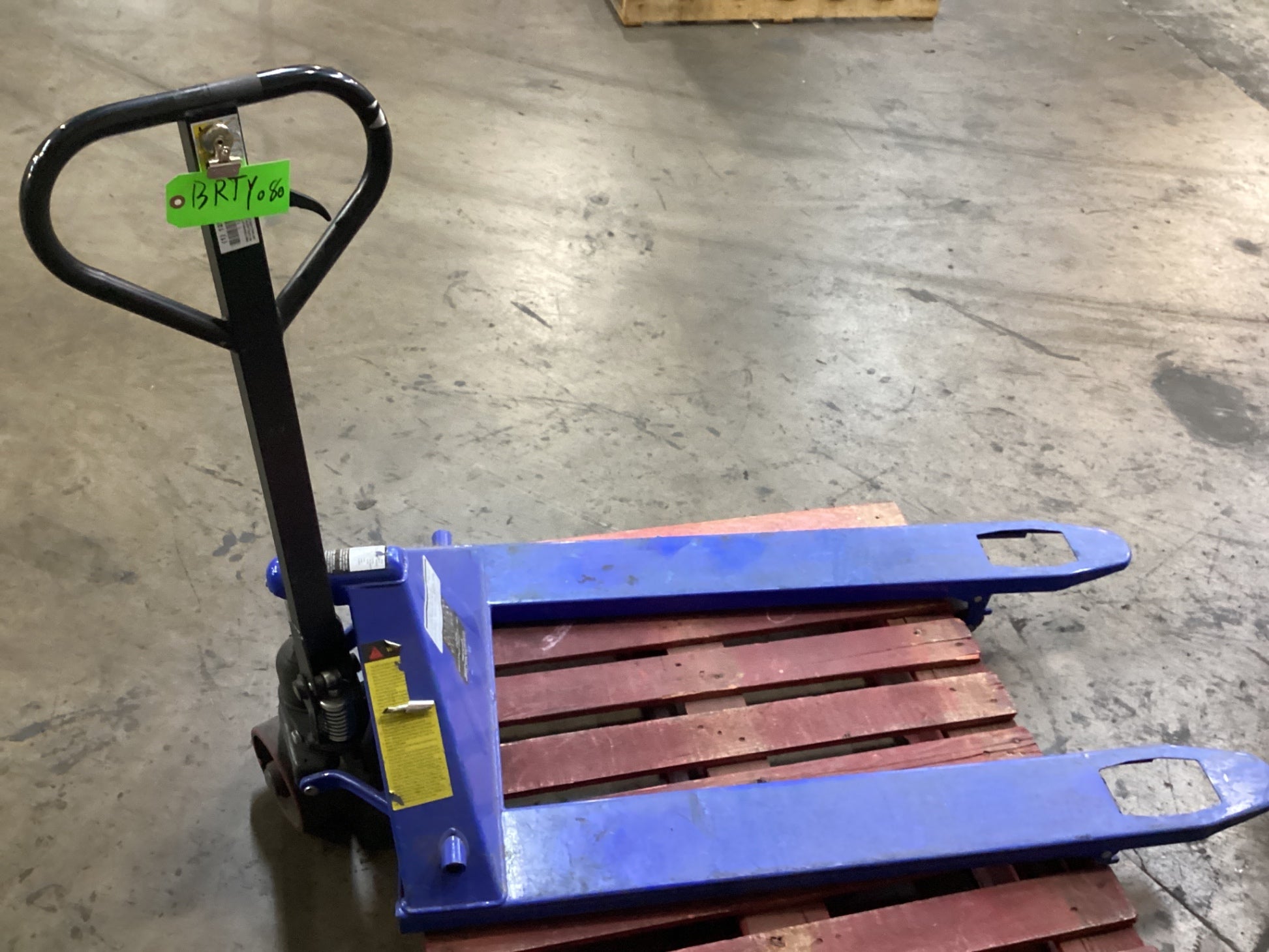 Grainger 12U124 Hand Hydraulic Pallet Truck 3800 LBS Capacity