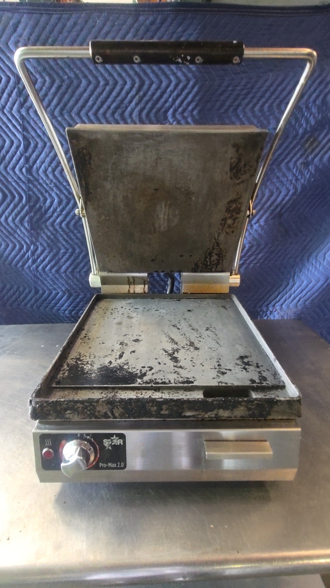 STAR 9D-PST14-120V Panini Press, Commercial Countertop Grooved Top Plate Flat Bottom Plate 120V Electric