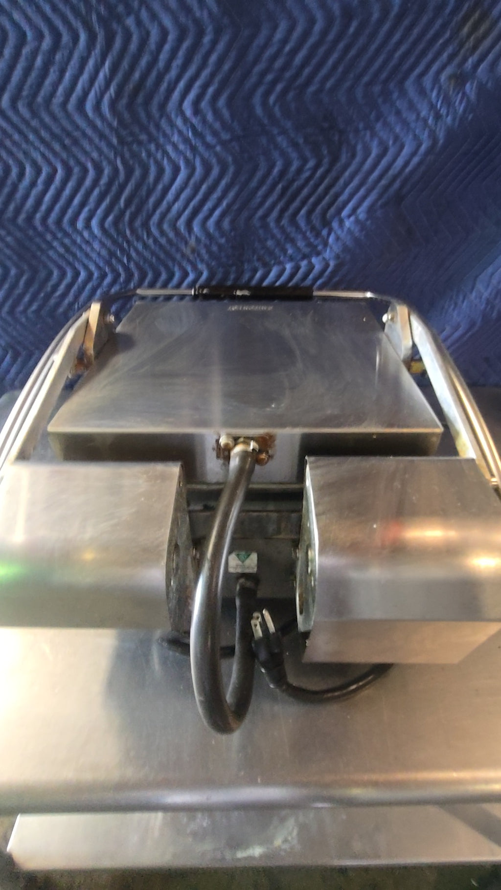 STAR 9D-PST14-120V Panini Press, Commercial Countertop Grooved Top Plate Flat Bottom Plate 120V Electric