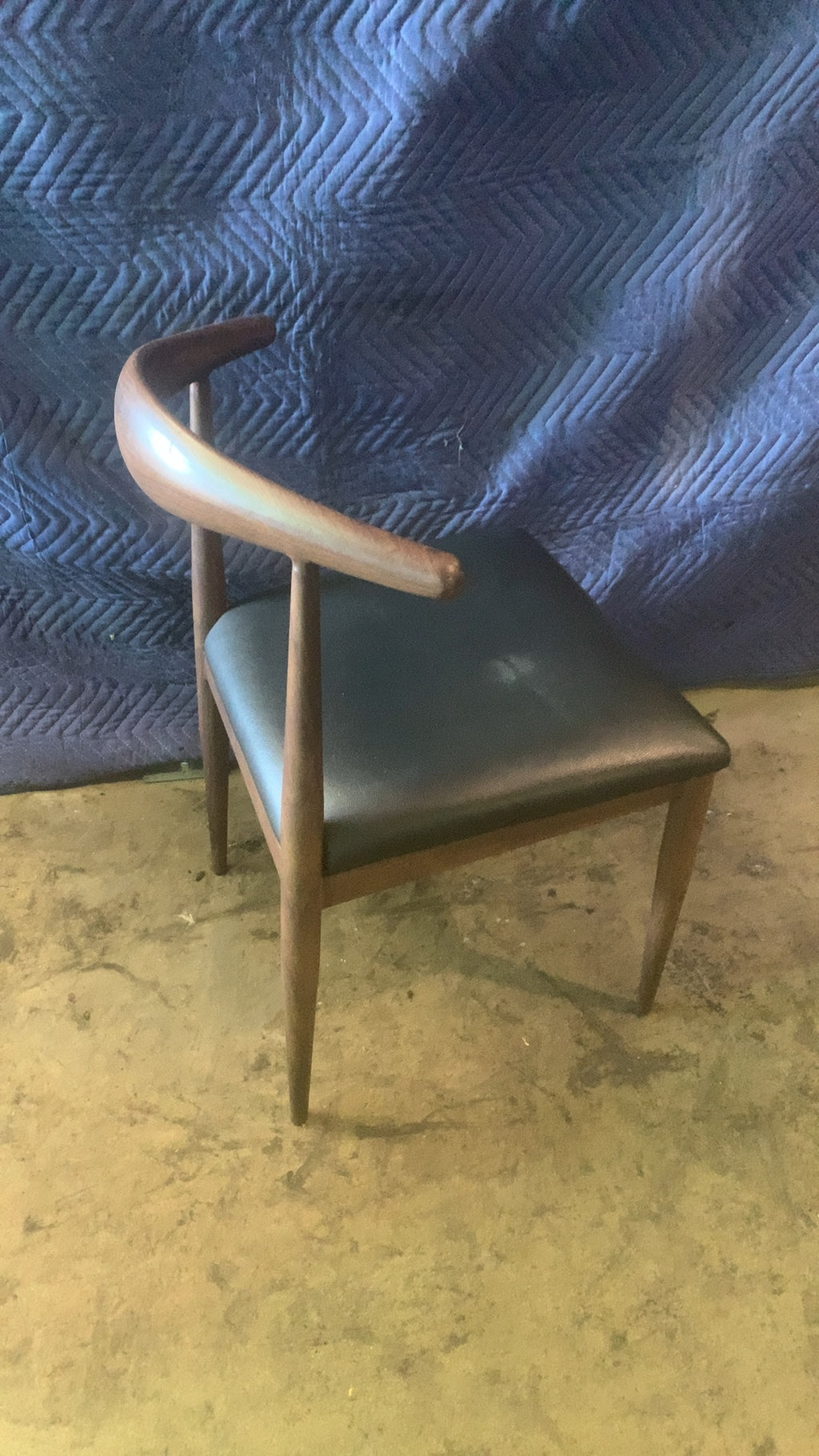 TANHO INC. Elbow Chair Style Dining Chair, Mid-Century Style Wood Frame, Black Upholstered Seat