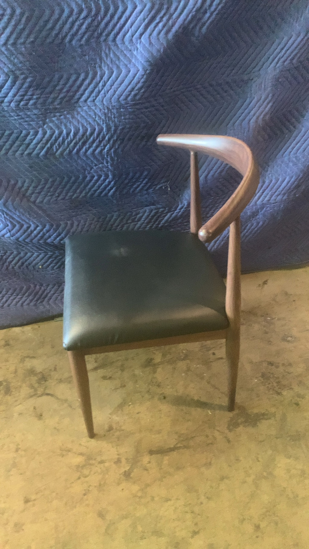 TANHO INC. Elbow Chair Style Dining Chair, Mid-Century Style Wood Frame, Black Upholstered Seat