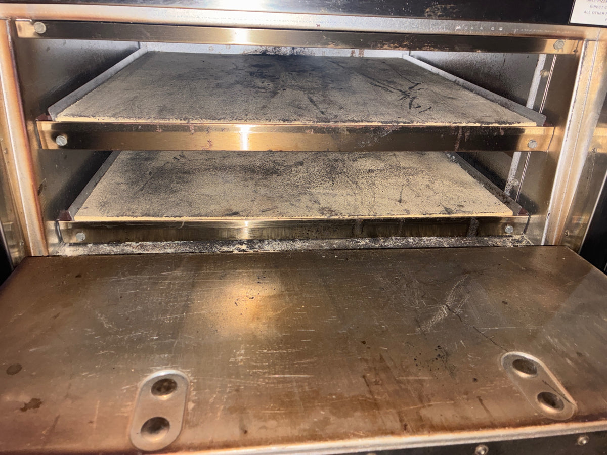 Bakers Pride P44S Pizza Oven W/ 4 Decks, Countertop