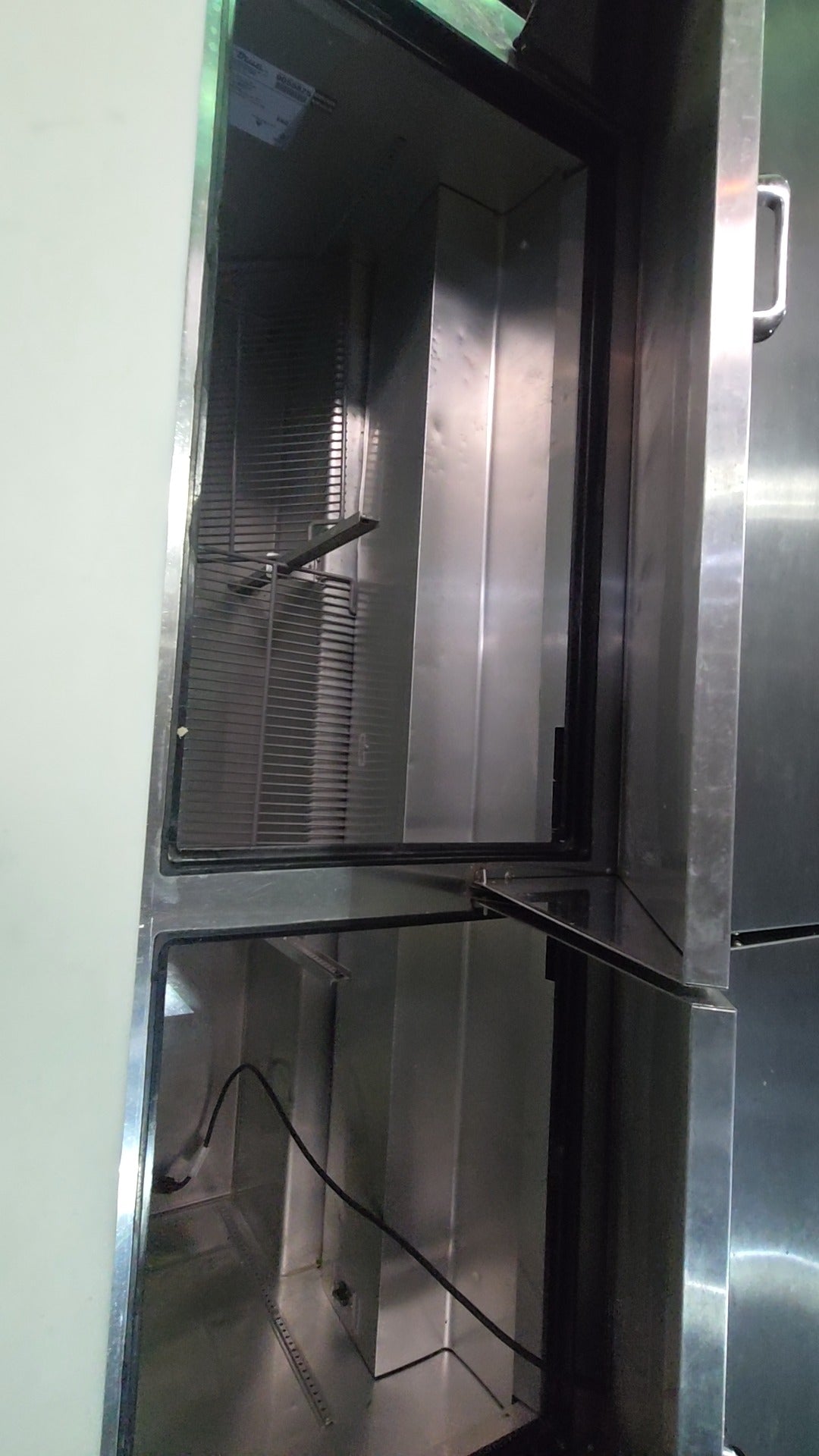 True TSSU-72-30M-B-ST Refrigerator, Sandwich/Salad Prep Table 2 Doors Stainless Steel With Cutting Board