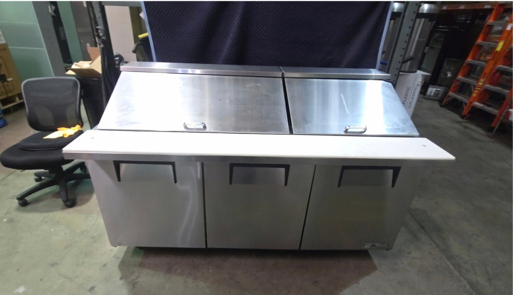 True TSSU-72-30M-B-ST Refrigerator, Sandwich/Salad Prep Table 2 Doors Stainless Steel With Cutting Board