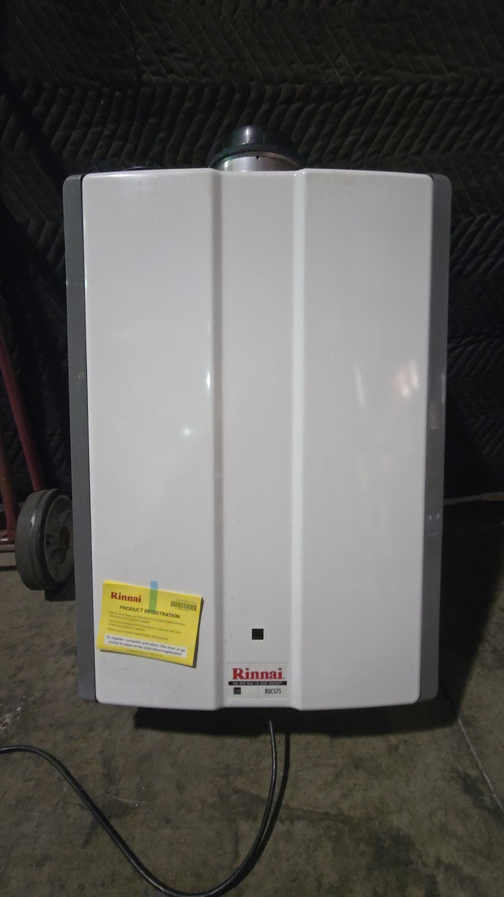 Rinnai RUCS75i Water Heater, Tankless Indoor Natural Gas 120V, 60Hz, 10A