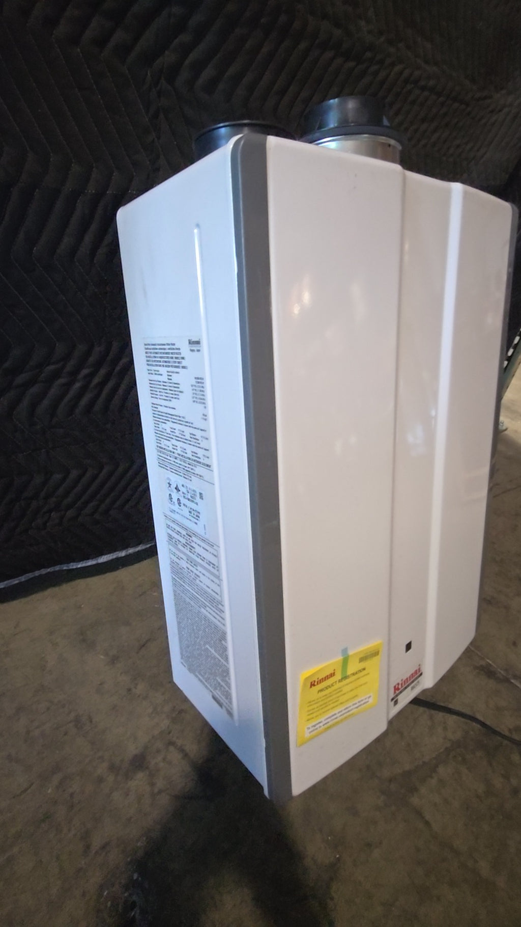 Rinnai RUCS75i Water Heater, Tankless Indoor Natural Gas 120V, 60Hz, 10A