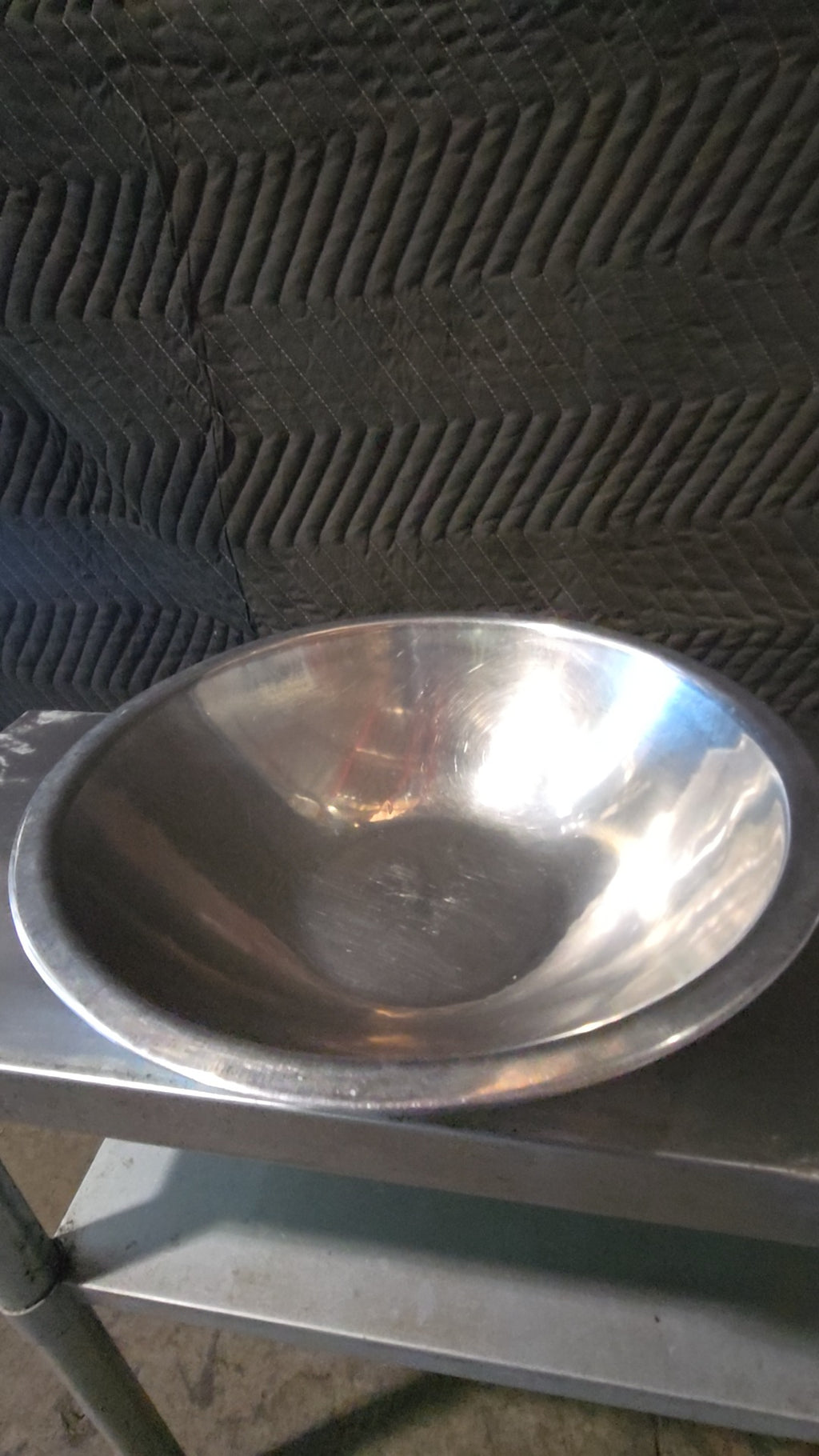 Standard Kitchenware Series Mixing Bowls Stainless Steel. Approximately 40 In A Box