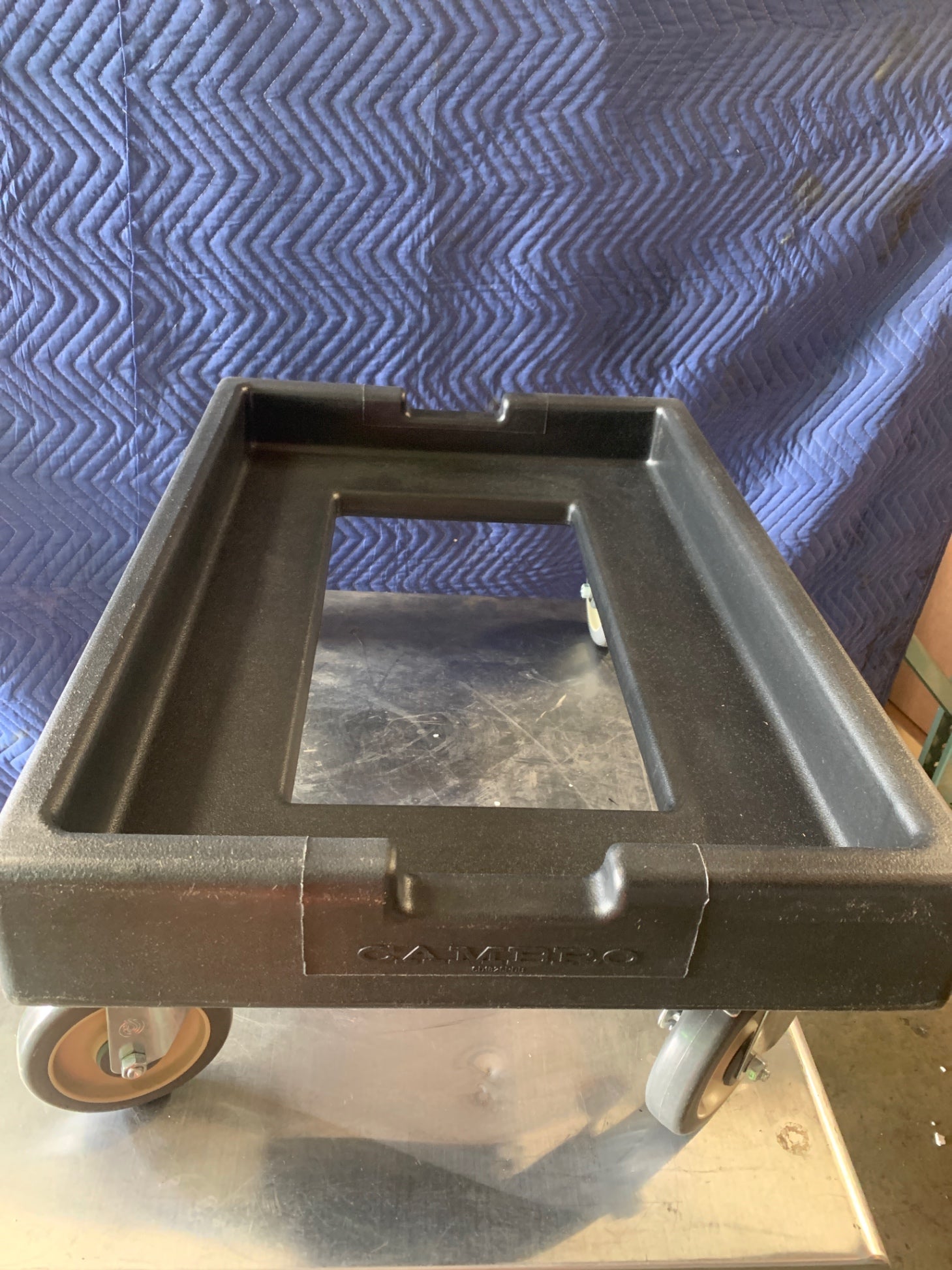Cambro Cam Dolly Pizza Bough Box