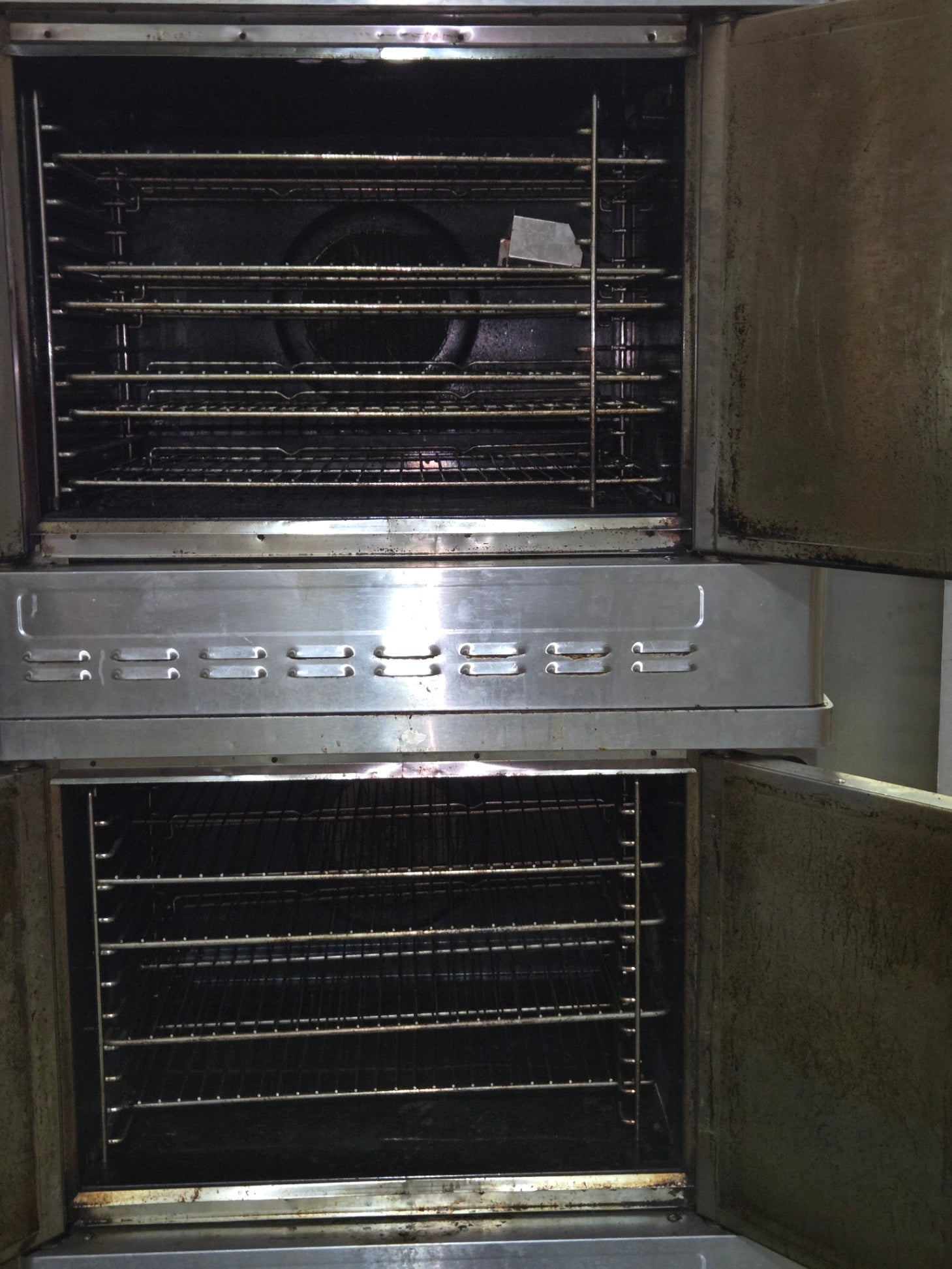 Blodgett DFG-100-3 Premium Series Double Deck Full Size Convection Oven.