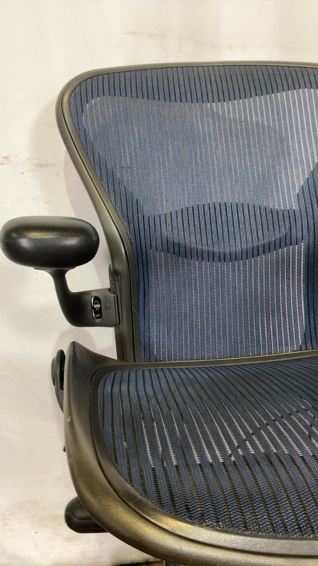 Herman Miller Aeron Office Chair, Ergonomic Mesh Back and Seat Adjustable Armrests Wheeled Base