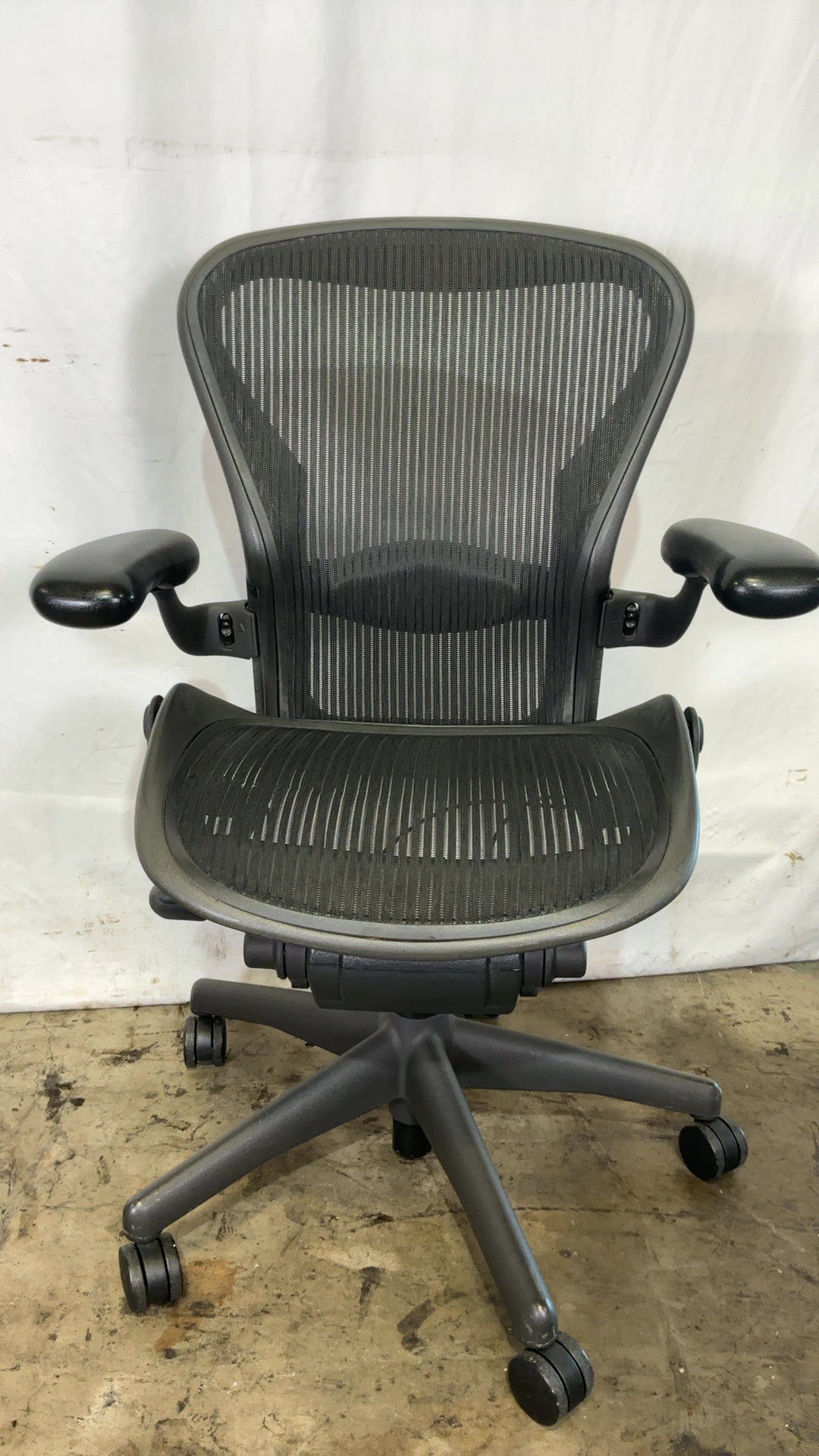 Herman Miller Aeron Office Chair, Ergonomic Task Chair Mesh Back And Seat Adjustable Armrests Wheeled Base