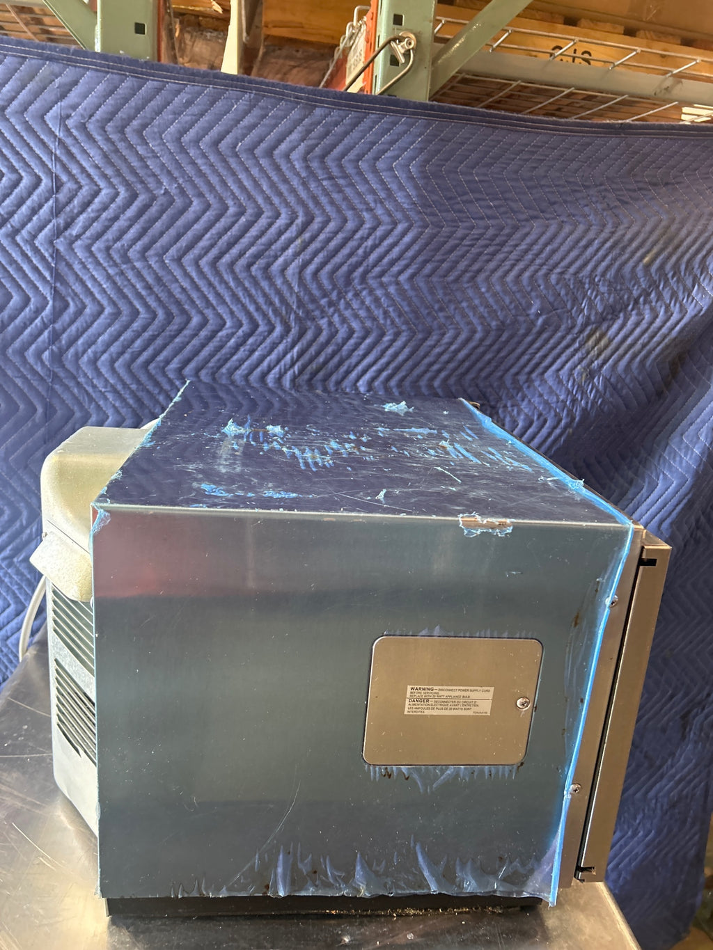 SHARP R-22GT-F Commercial Microwave Oven