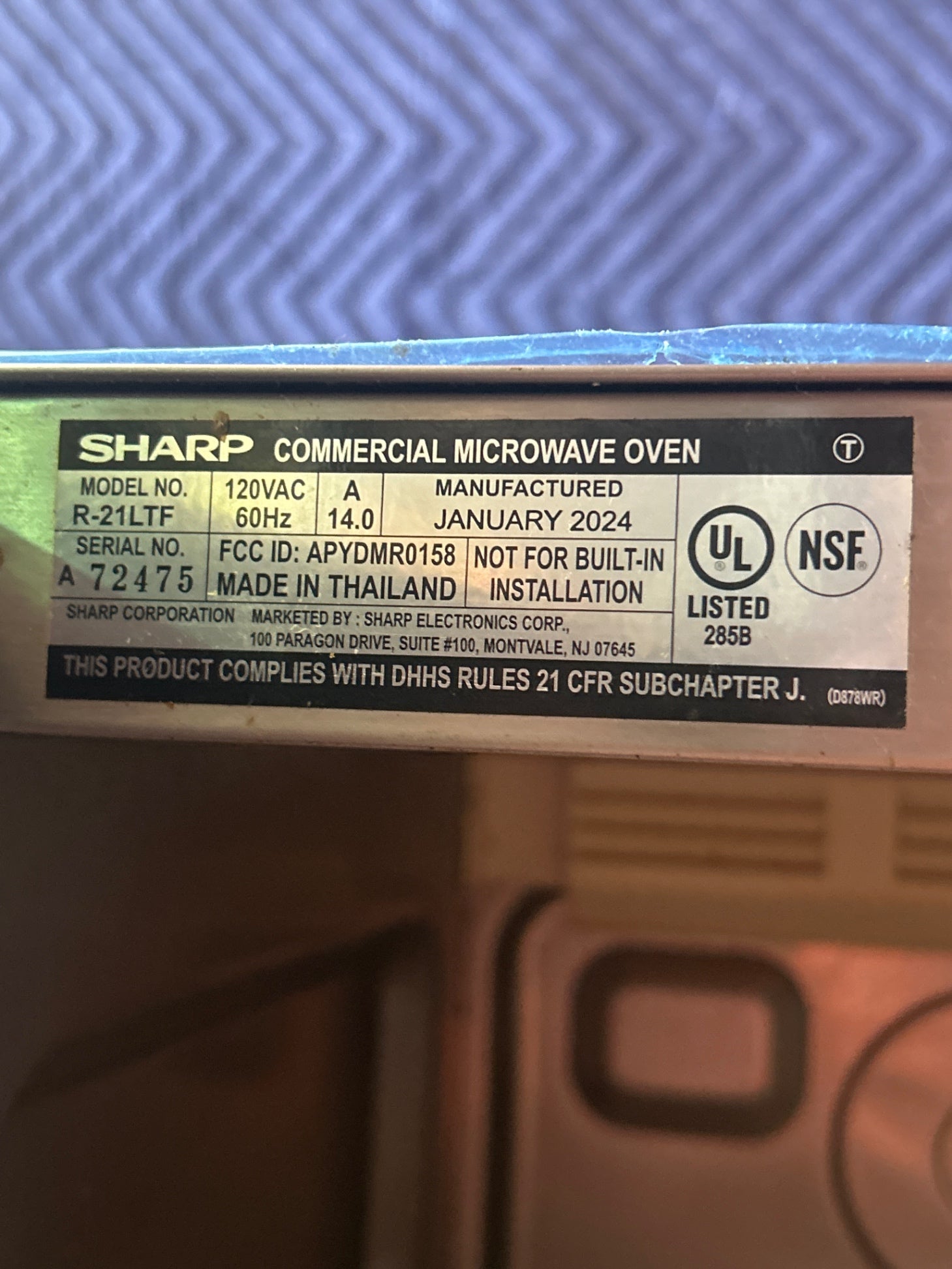 SHARP R-21LTF Commercial Microwave Oven
