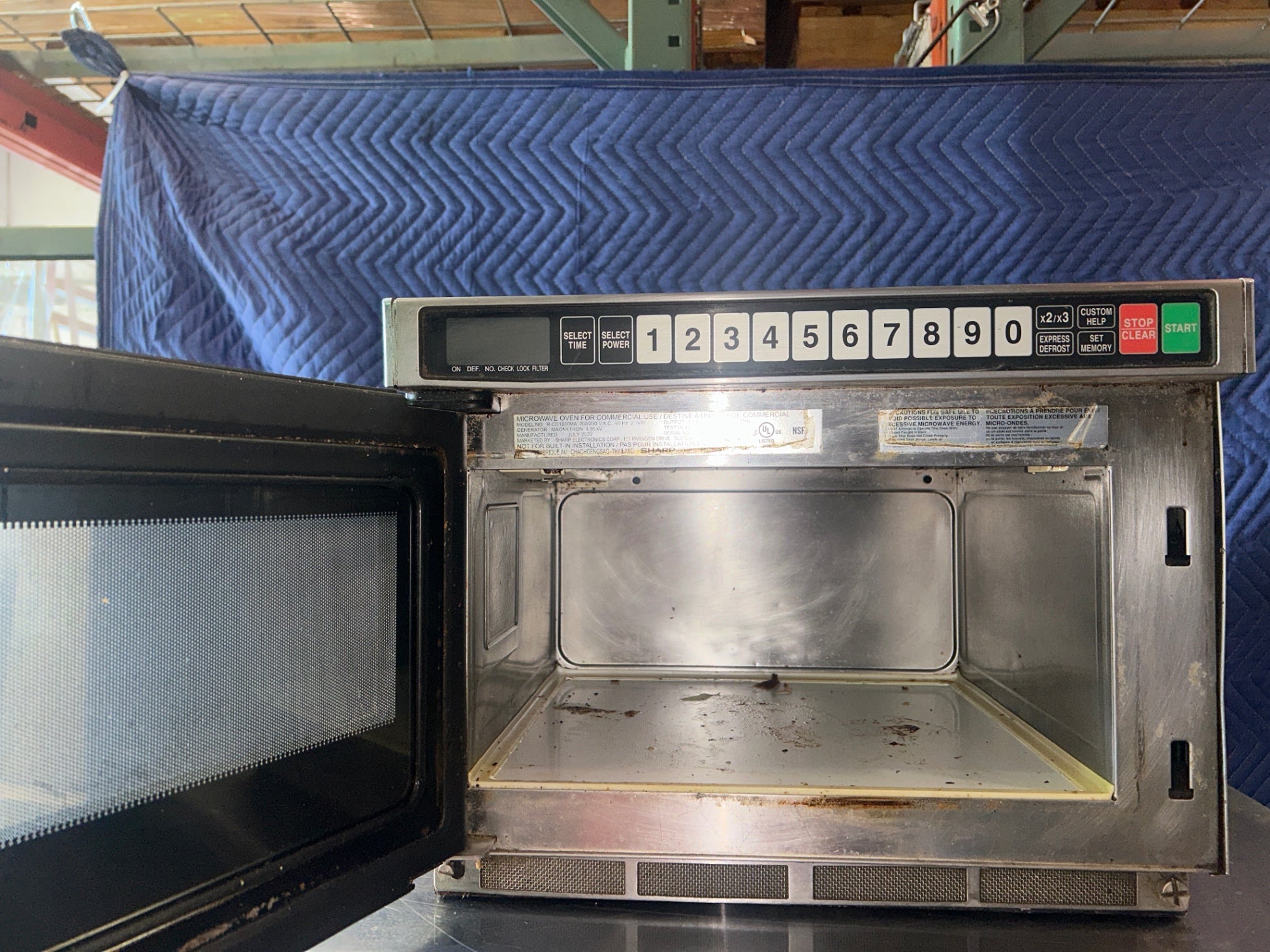 SHARP R-CD1800MA Commercial Microwave Oven
