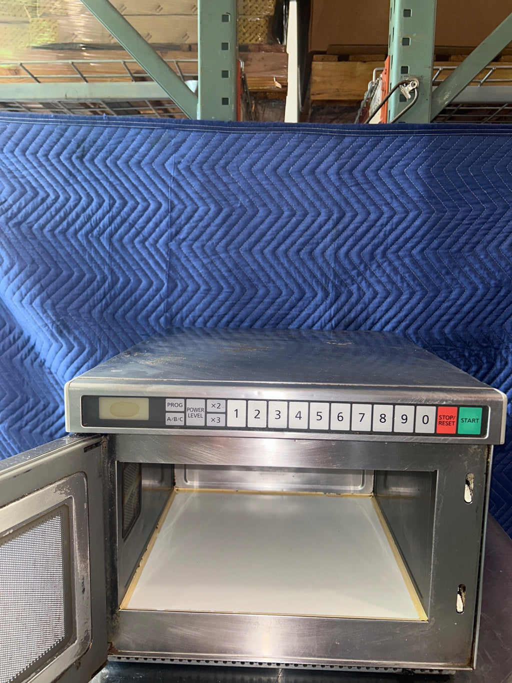Panasonic Commercial Microwave Oven