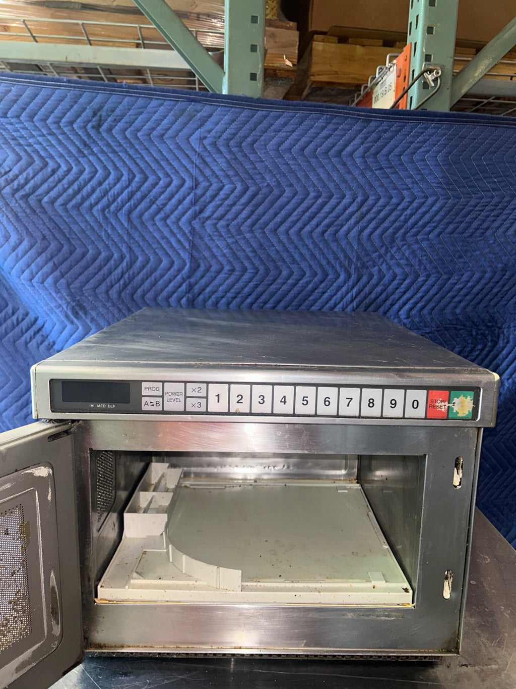 Panasonic Commercial Microwave Oven