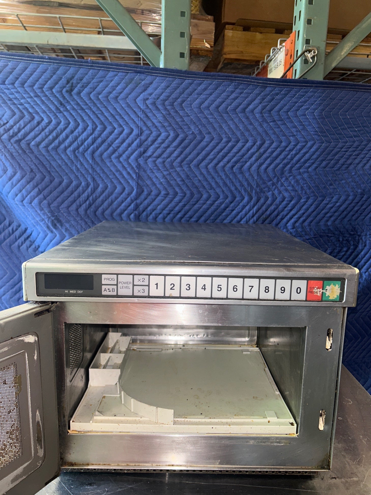 Panasonic Commercial Microwave Oven
