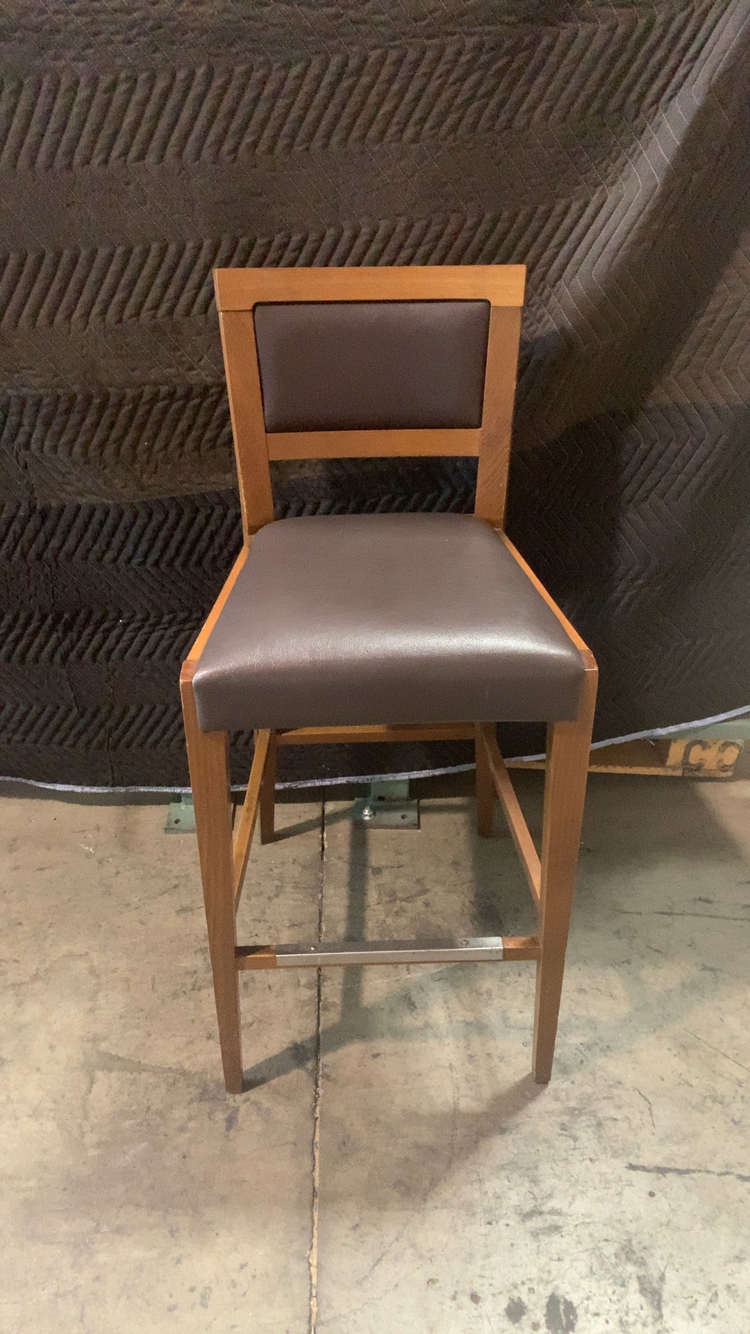 MINGJA INC. Commercial Bar Stool Series Bar Stool, Wooden Brown Upholstery Metal Footrest