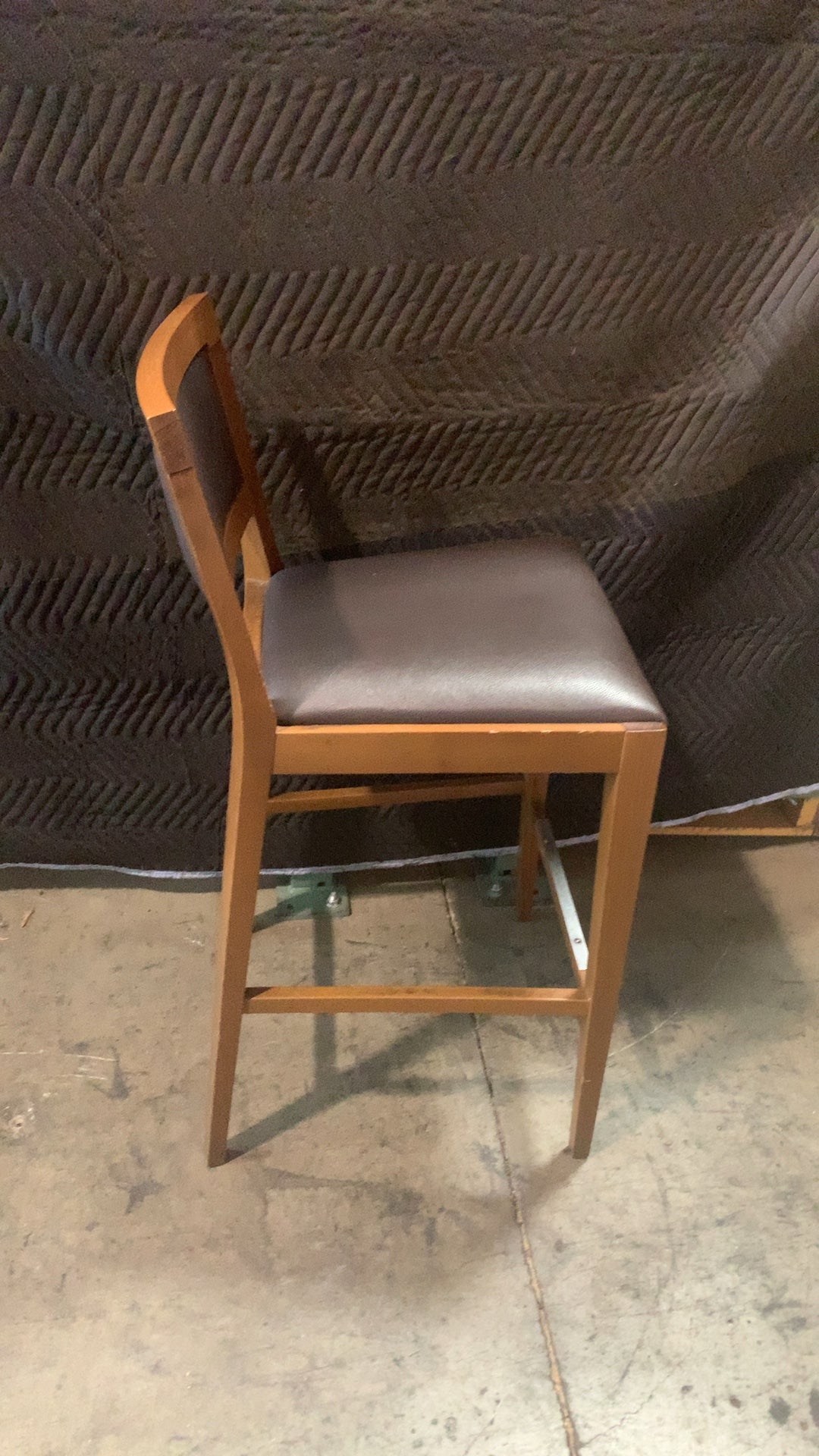 MINGJA INC. Commercial Bar Stool Series Bar Stool, Wooden Brown Upholstery Metal Footrest