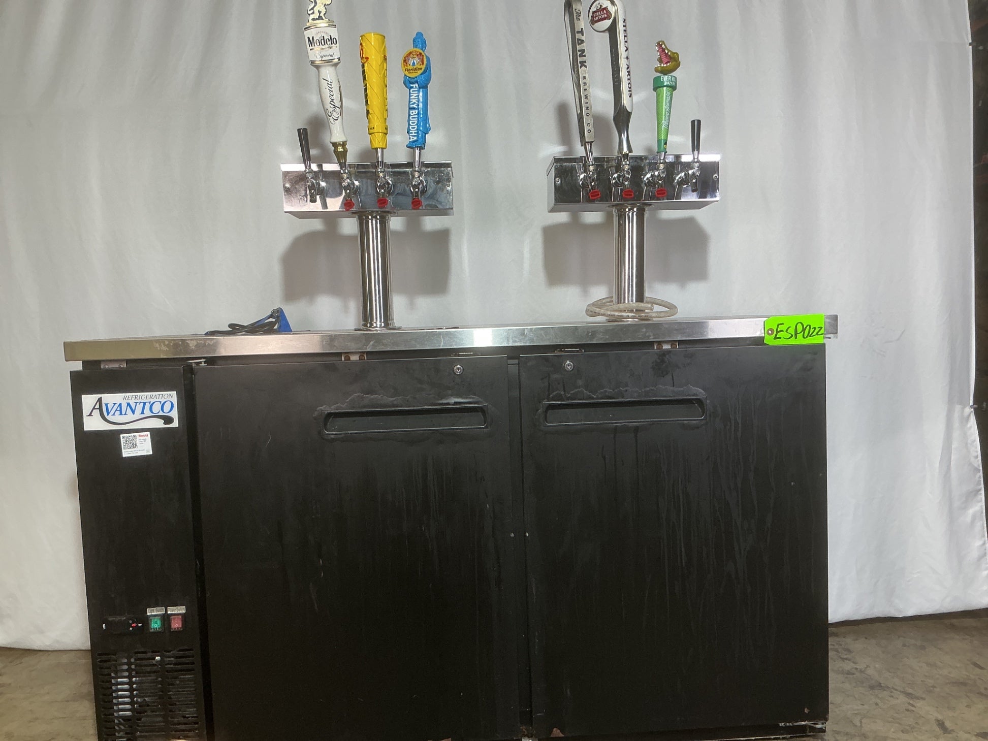 Avantco 178UDD60HC Beer Dispenser With Refrigerated Bottom