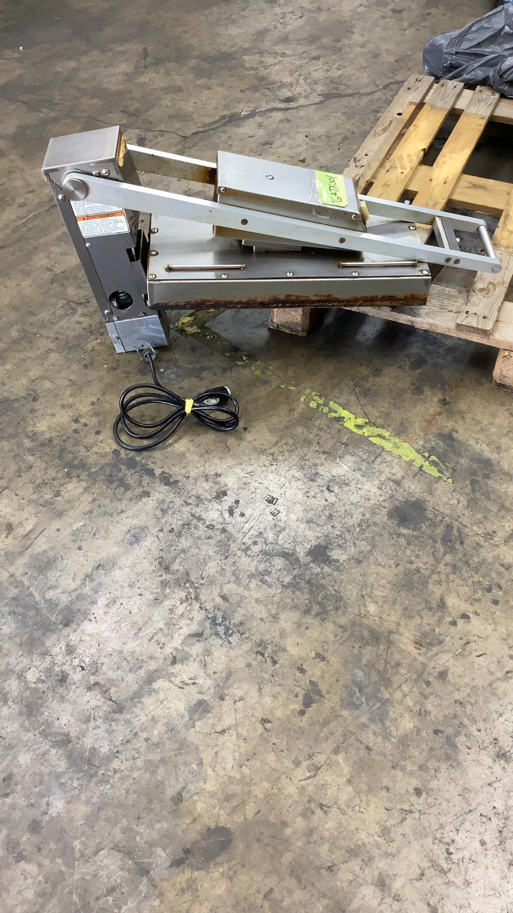 Vulcan VMCS-101 Electric Clamshell Griddle Top With Rapid Recovery Plate