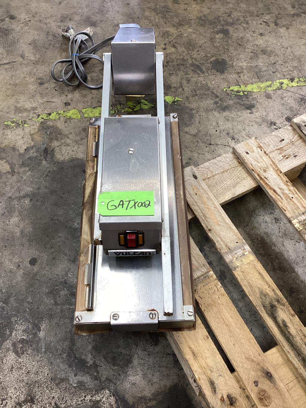 Vulcan VMCS-101 Electric Clamshell Griddle Top With Rapid Recovery Plate