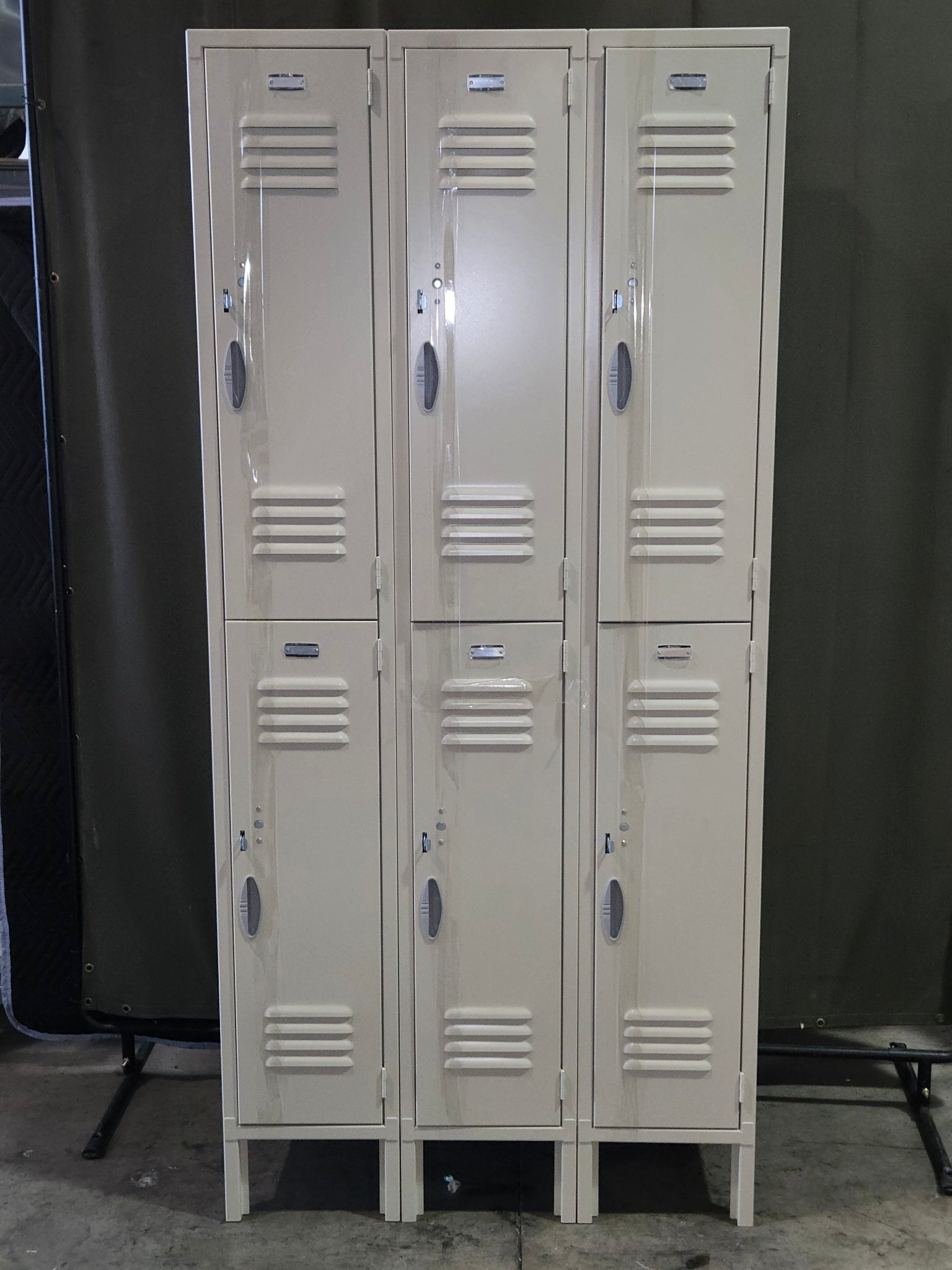 New Global Industrial 959101V Double Tier 6 Door Locker