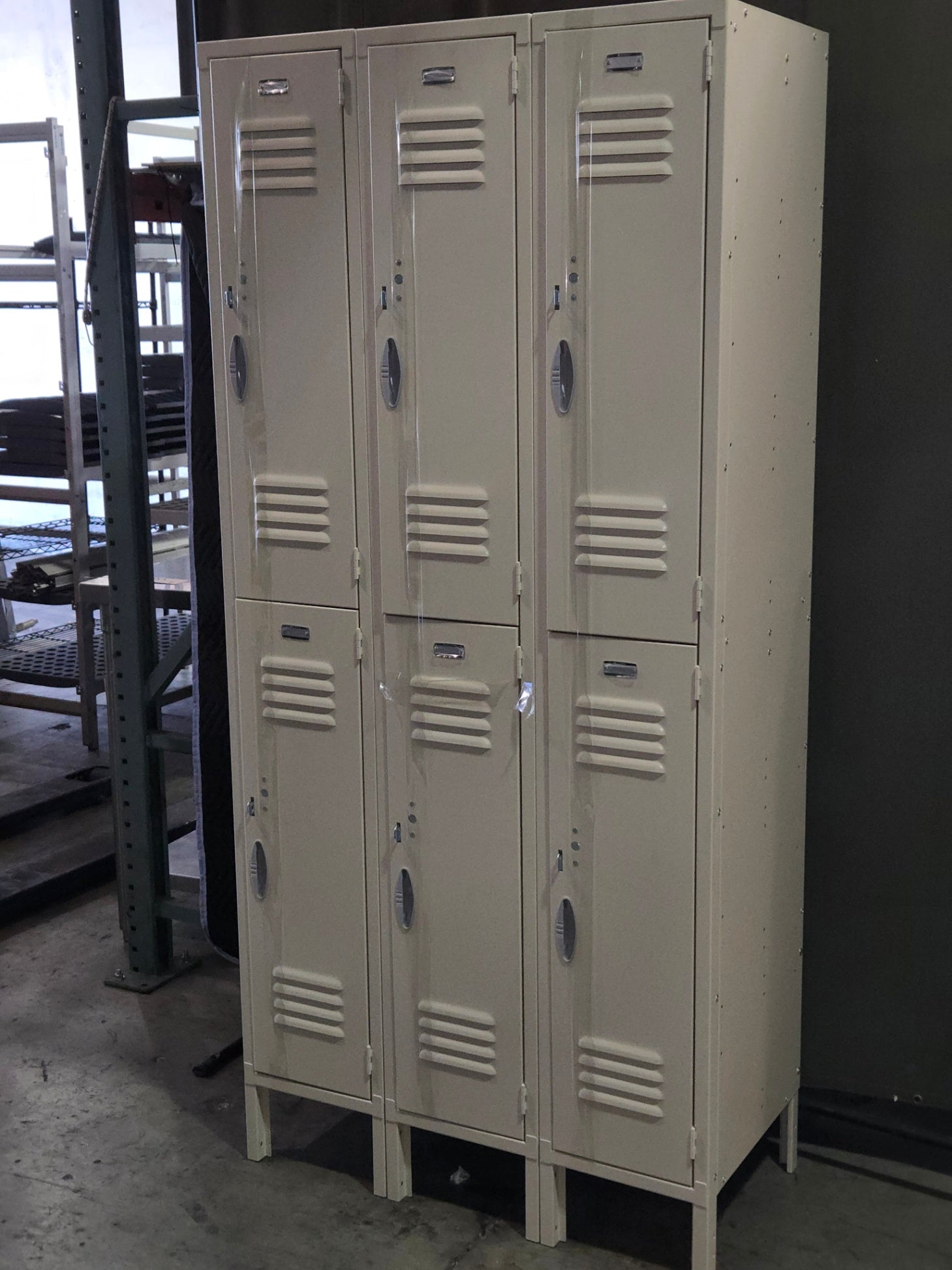 New Global Industrial 959101V Double Tier 6 Door Locker