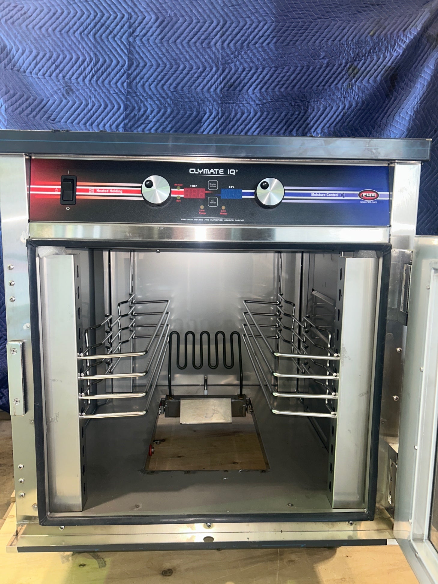 New FWE PHTT-4-KG Clymate IQ Precision Heated & Humidified Holding Cabinet
