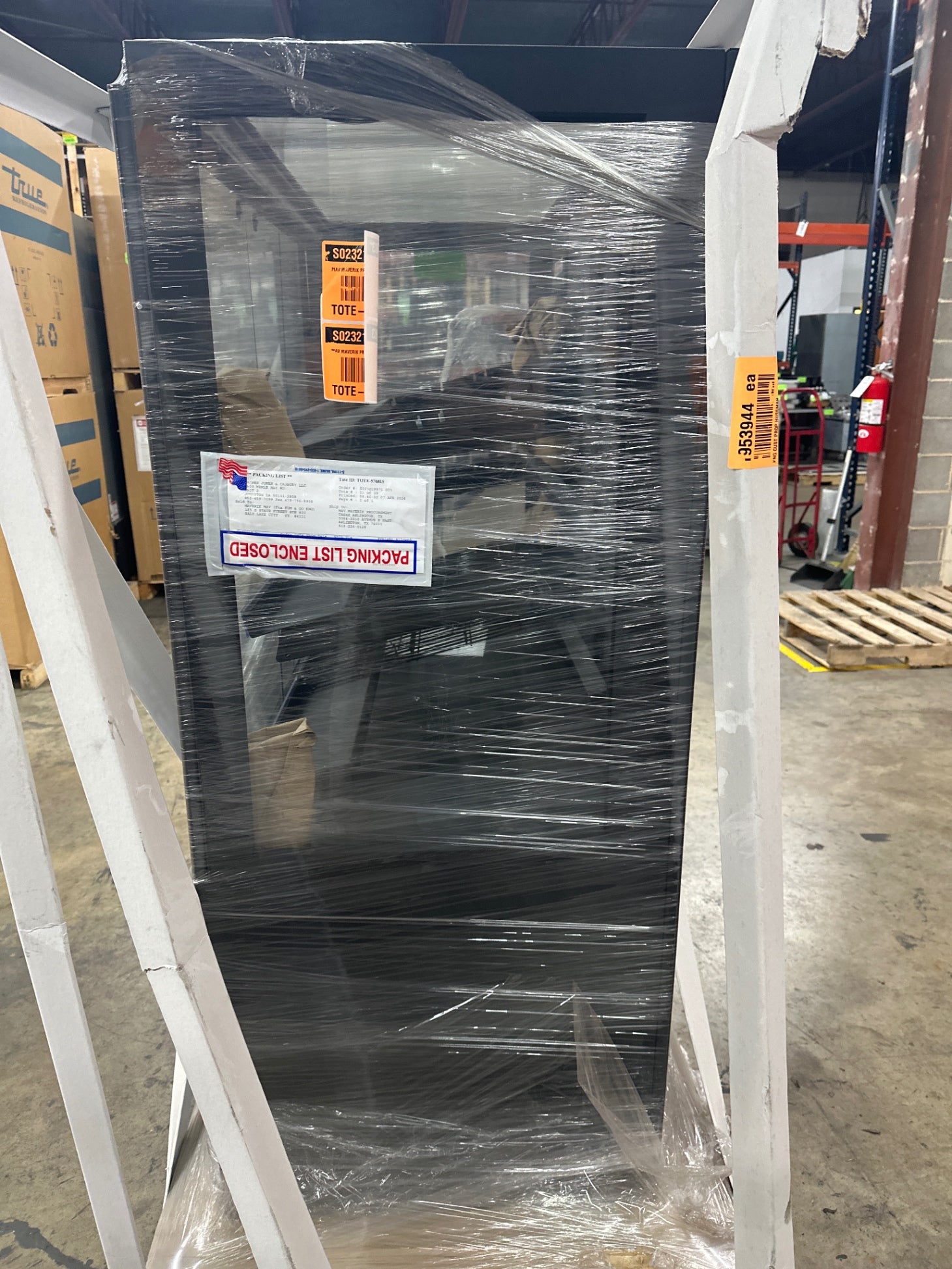 Hussmann DPPGP-48-58-M Delight GP Series 48" X 24 3/4" X 58" Black Dry Bakery Display Case