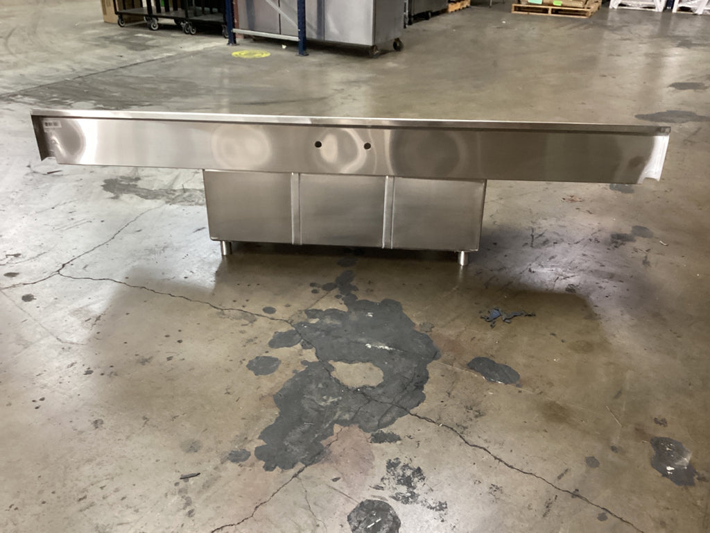 John Boos Stainless Steel Commercial 3-compartment Sink With Double Drainboards And A Backsplash.