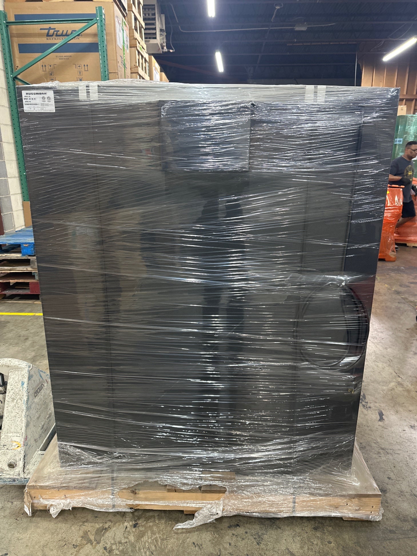 Hussmann DPPGP-48-58-M Delight GP Series 48" X 24 3/4" X 58" Black Dry Bakery Display Case