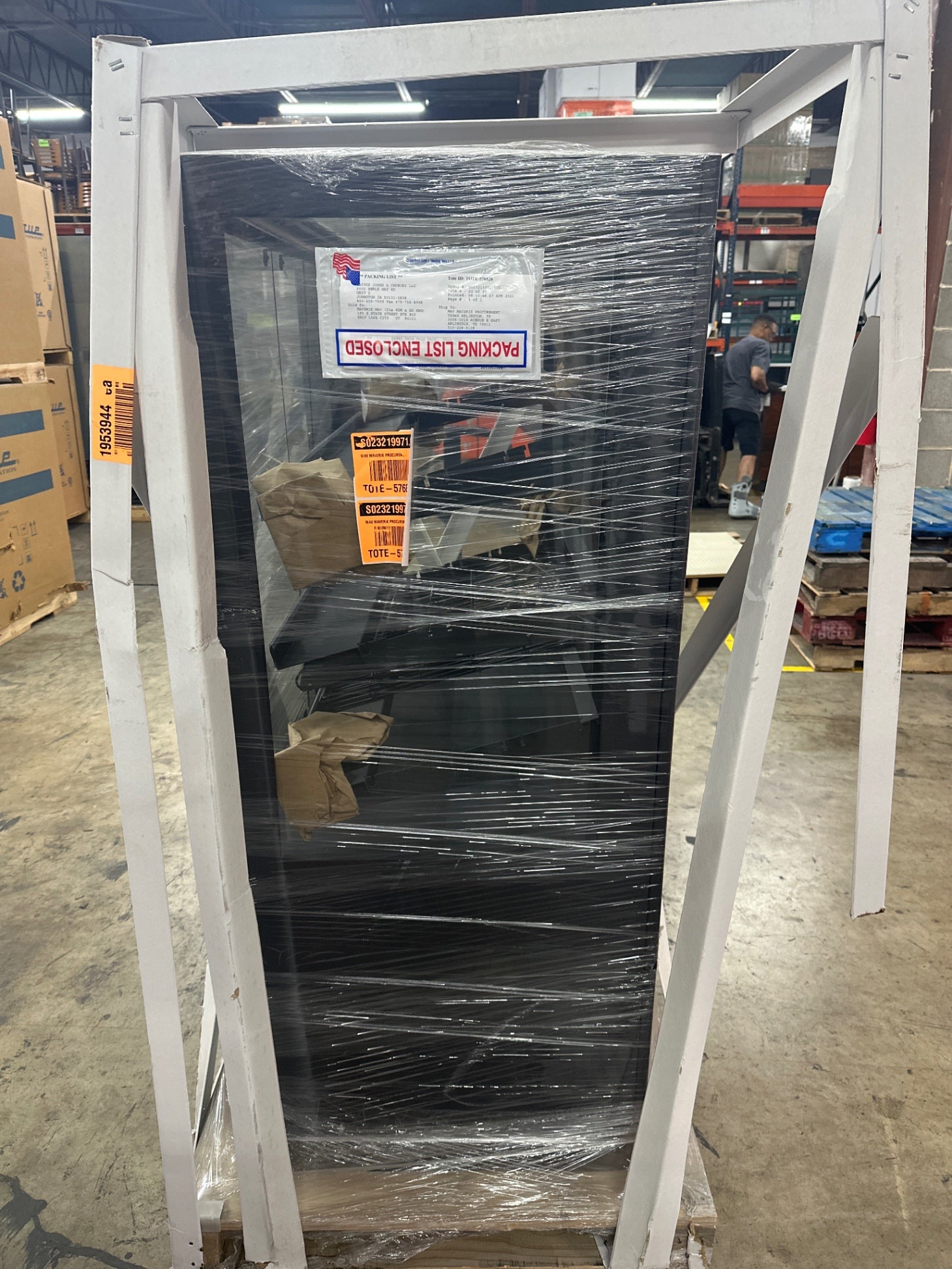 Hussmann DPPGP-48-58-M Delight GP Series 48" X 24 3/4" X 58" Black Dry Bakery Display Case