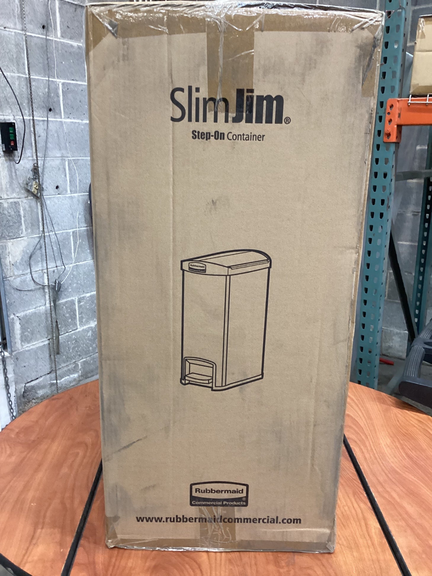 Rubbermaid 13-gallon (50-liter) Slim Jim® Stainless Steel End Step-On Container