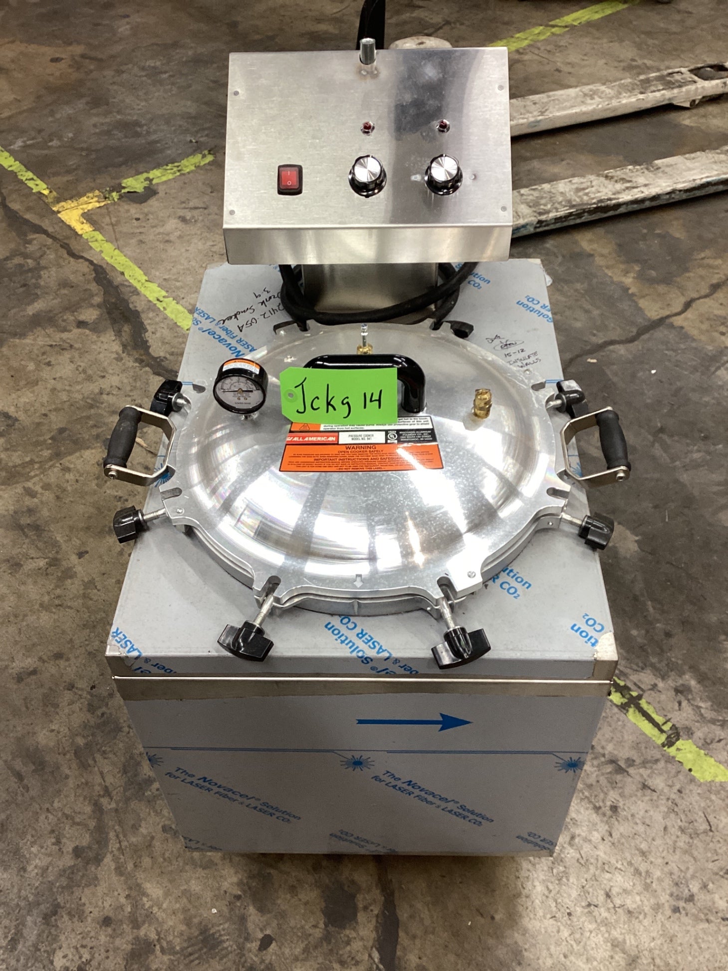 Ozark 62412-05A Pressure Smoker