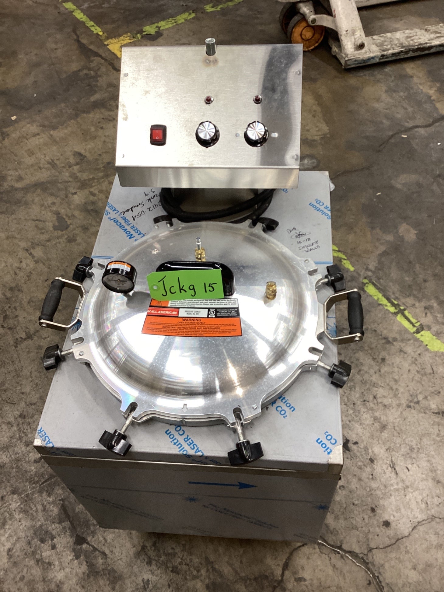 Ozark 62412-05A Pressure Smoker