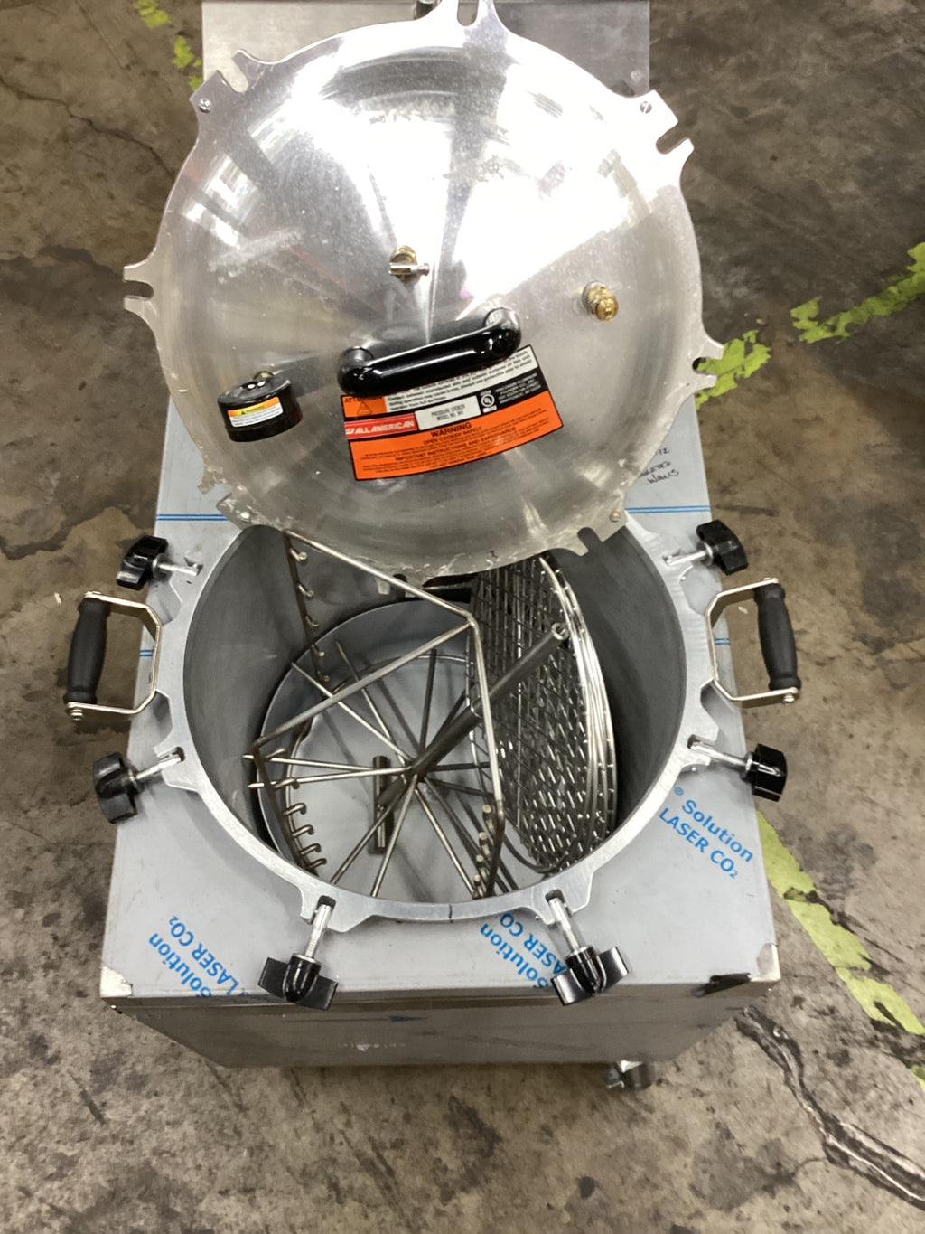 Ozark 62412-05A Pressure Smoker