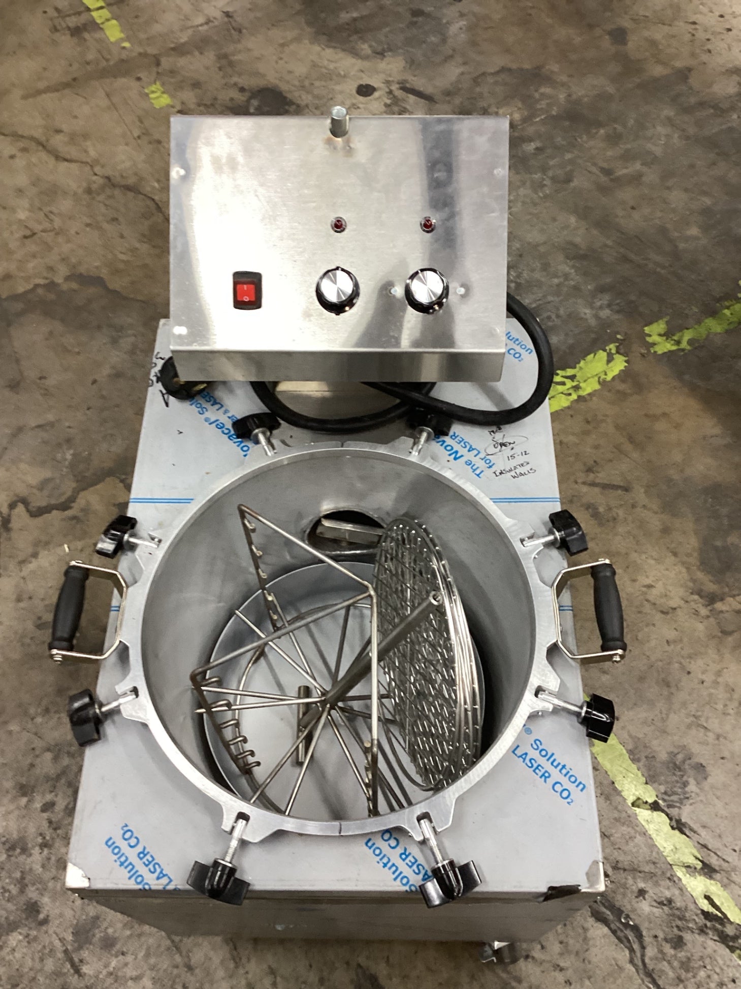 Ozark 62412-05A Pressure Smoker